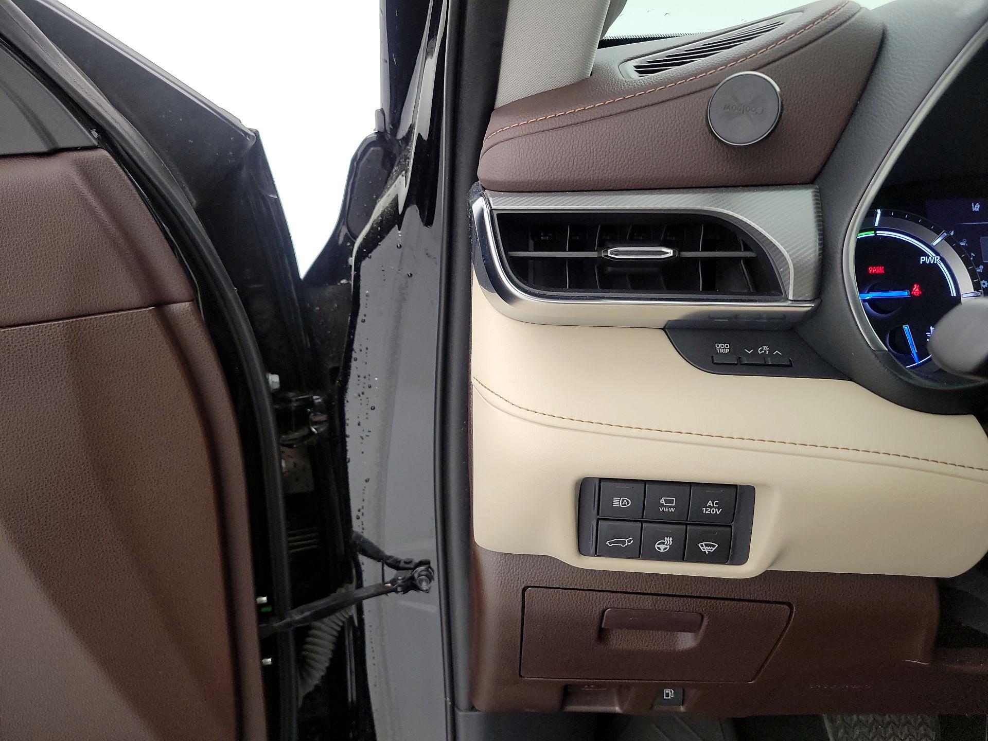 Thumbnail: 2021 Toyota Highlander - 13