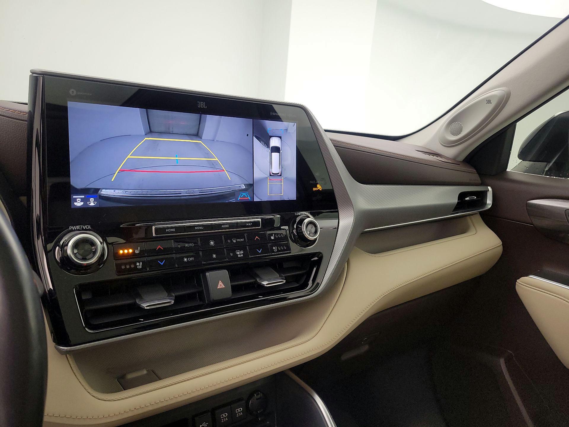 Thumbnail: 2021 Toyota Highlander - 15