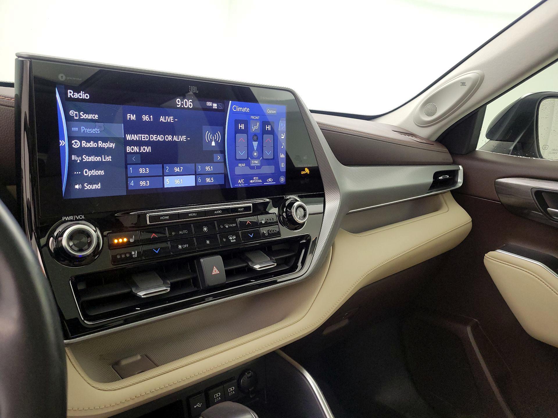 Thumbnail: 2021 Toyota Highlander - 16