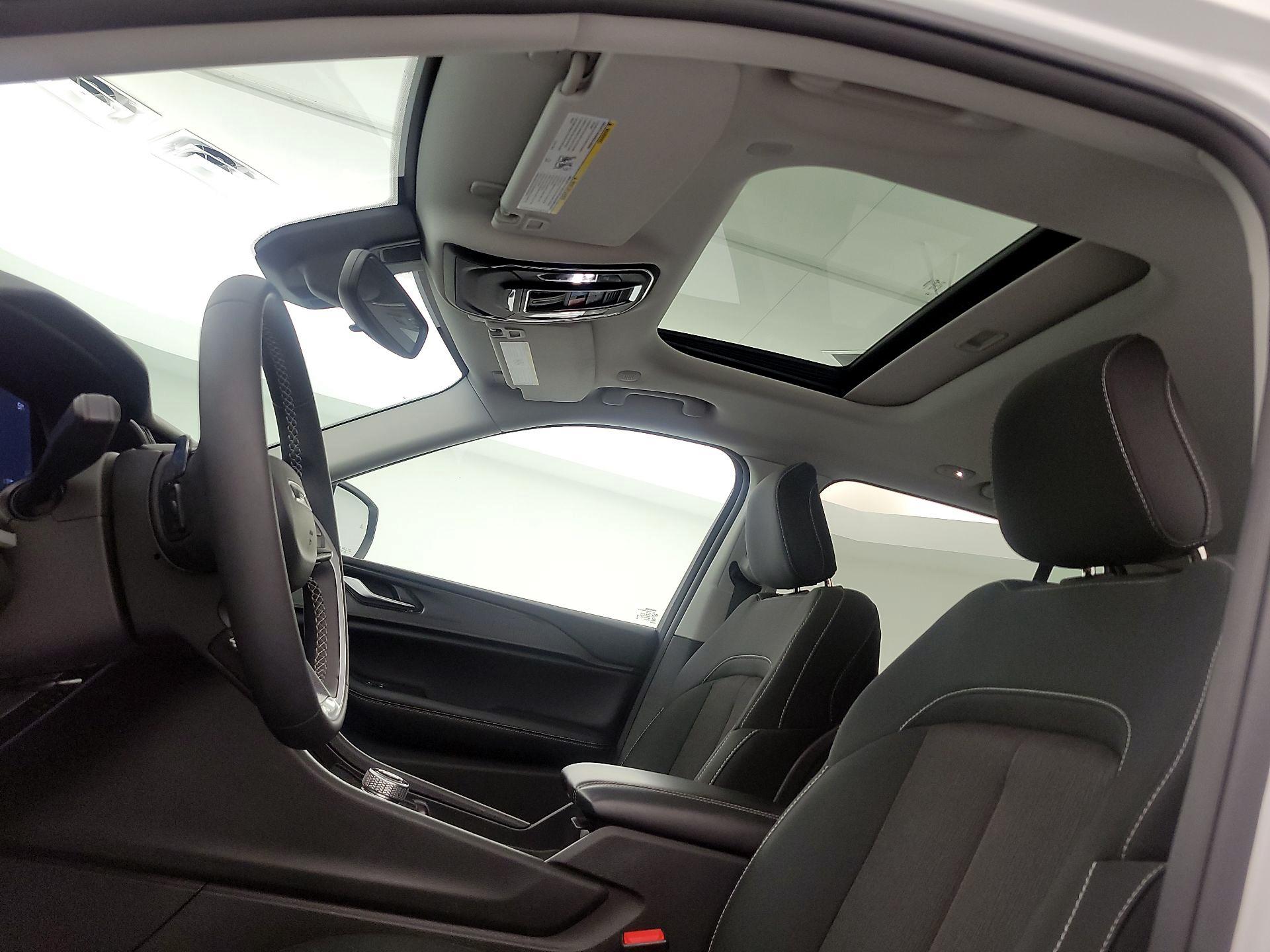 Thumbnail: 2023 Jeep Grand Cherokee - 17