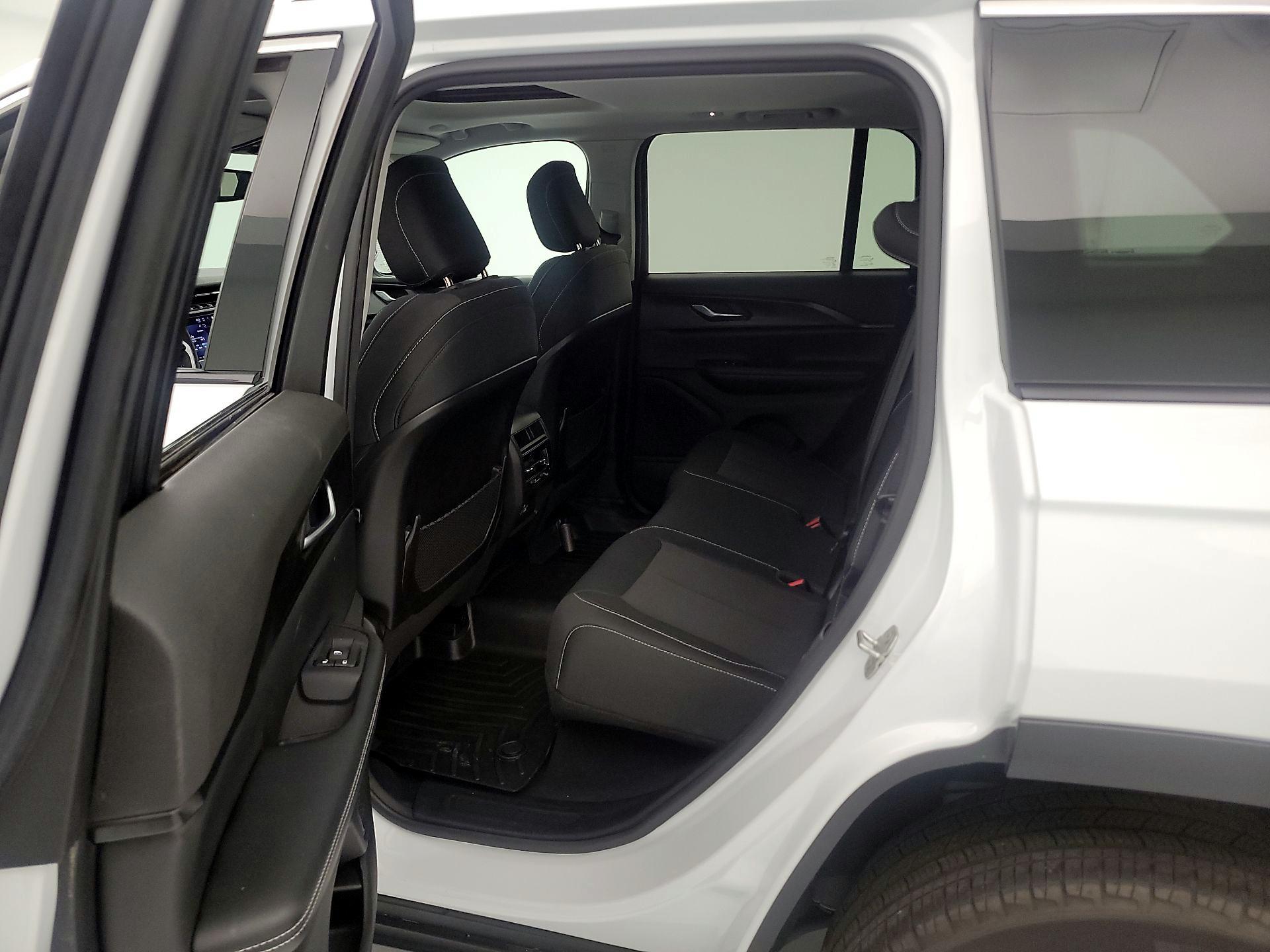 Thumbnail: 2023 Jeep Grand Cherokee - 18