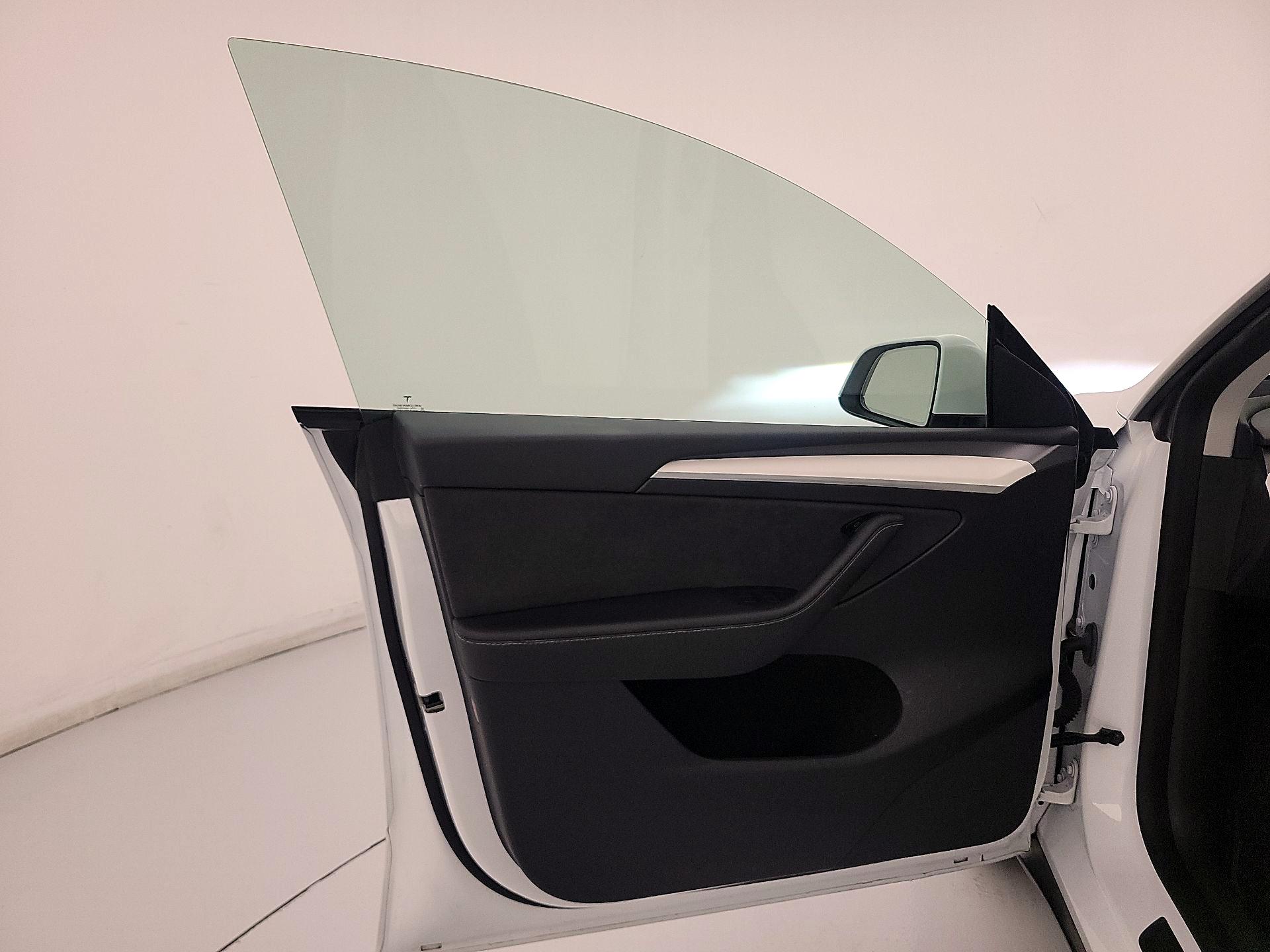 Thumbnail: 2023 Tesla Model Y - 12