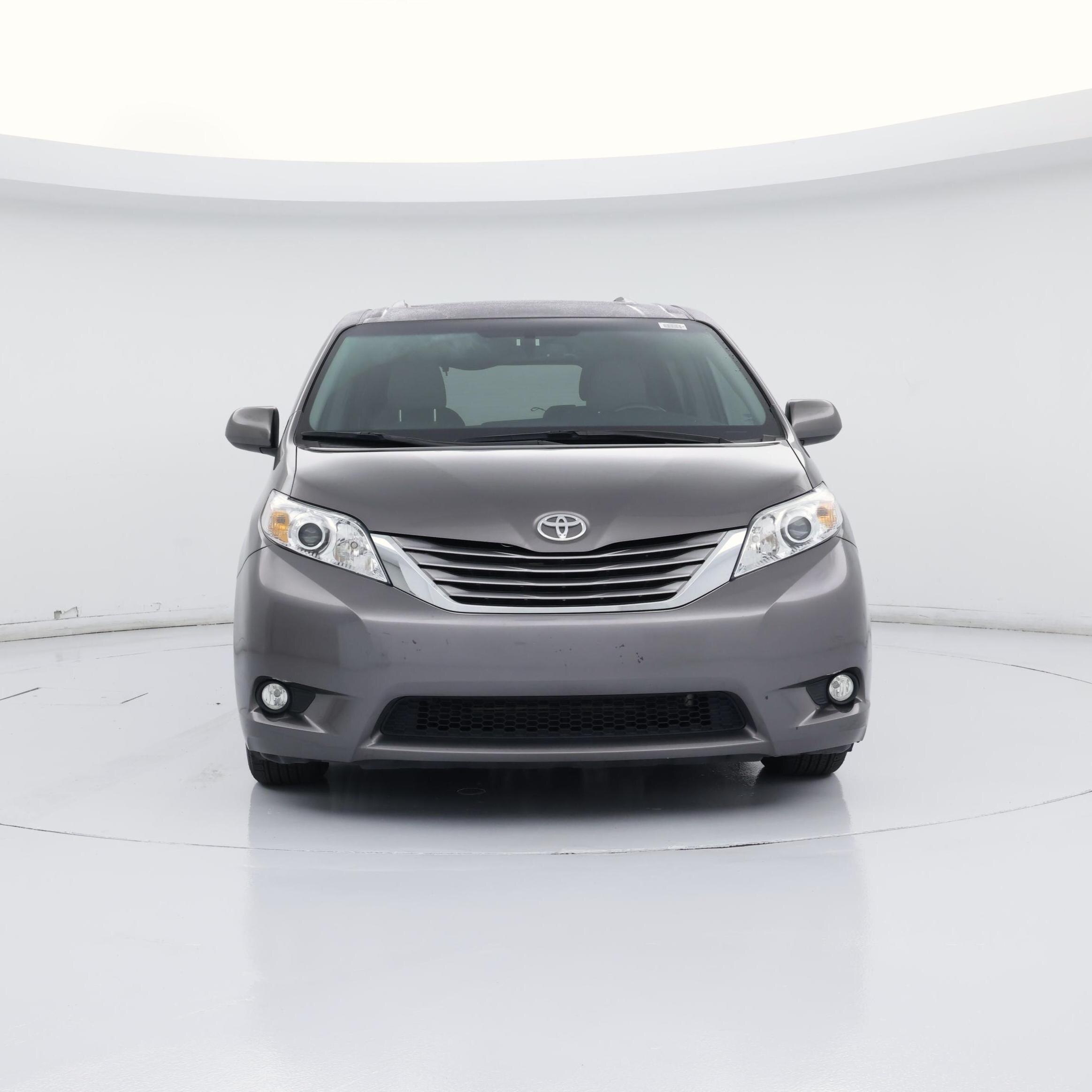 Thumbnail: 2016 Toyota Sienna - 5