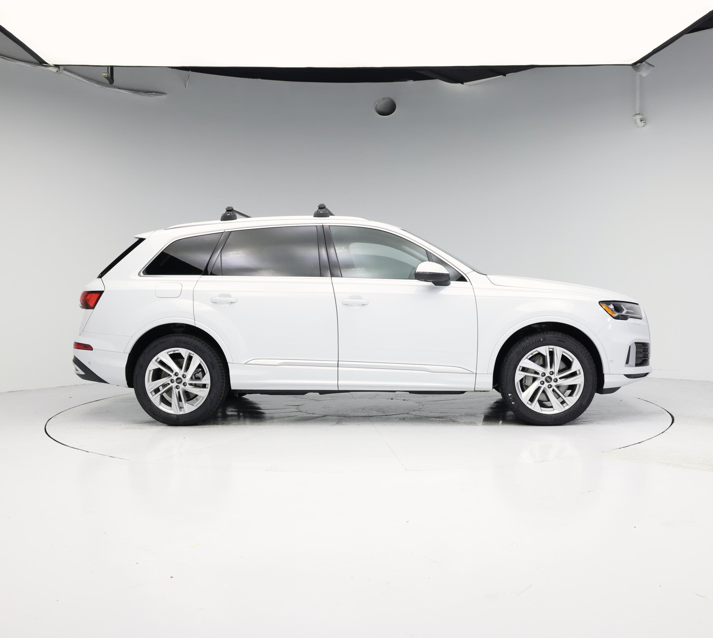 Thumbnail: 2024 Audi Q7 - 7