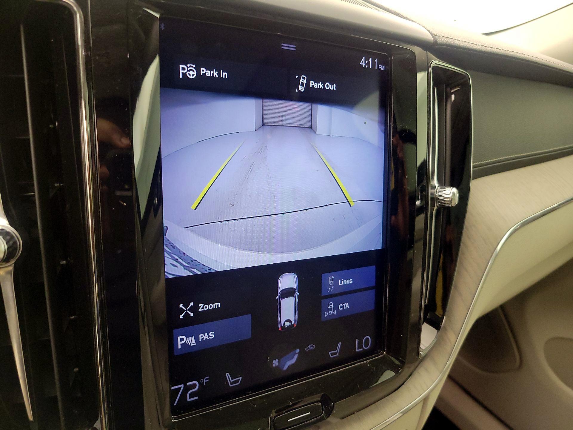 Thumbnail: 2018 Volvo XC60 - 15