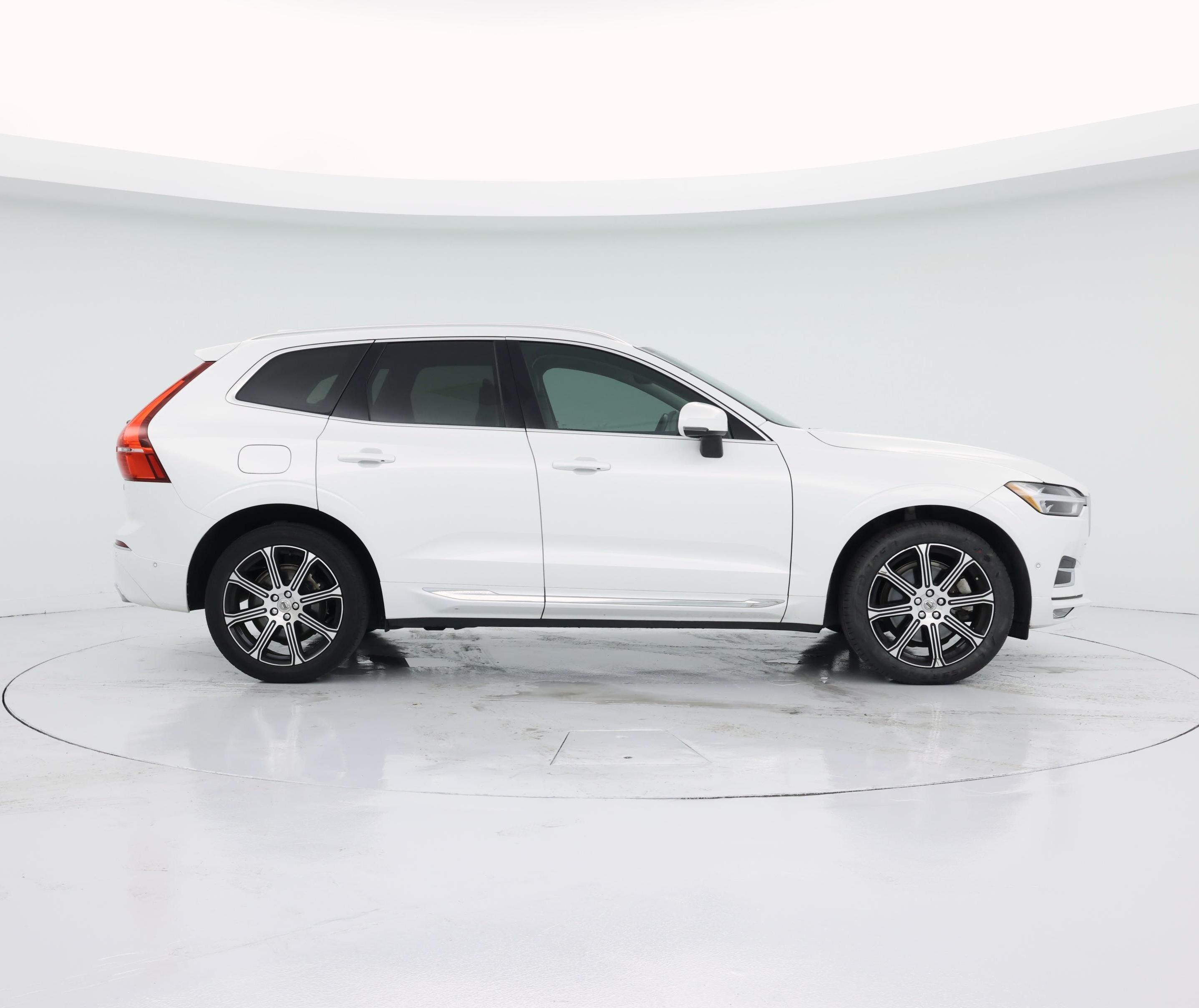 Thumbnail: 2018 Volvo XC60 - 7