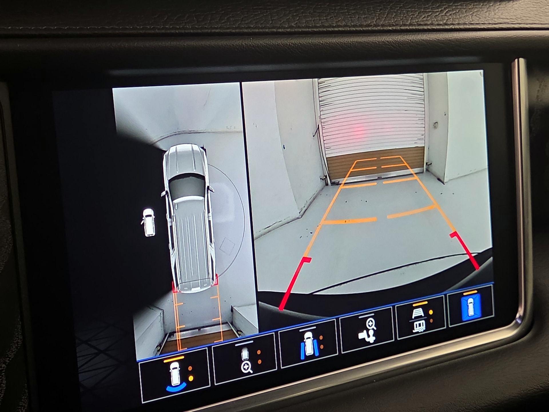 Thumbnail: 2024 GMC Yukon - 14