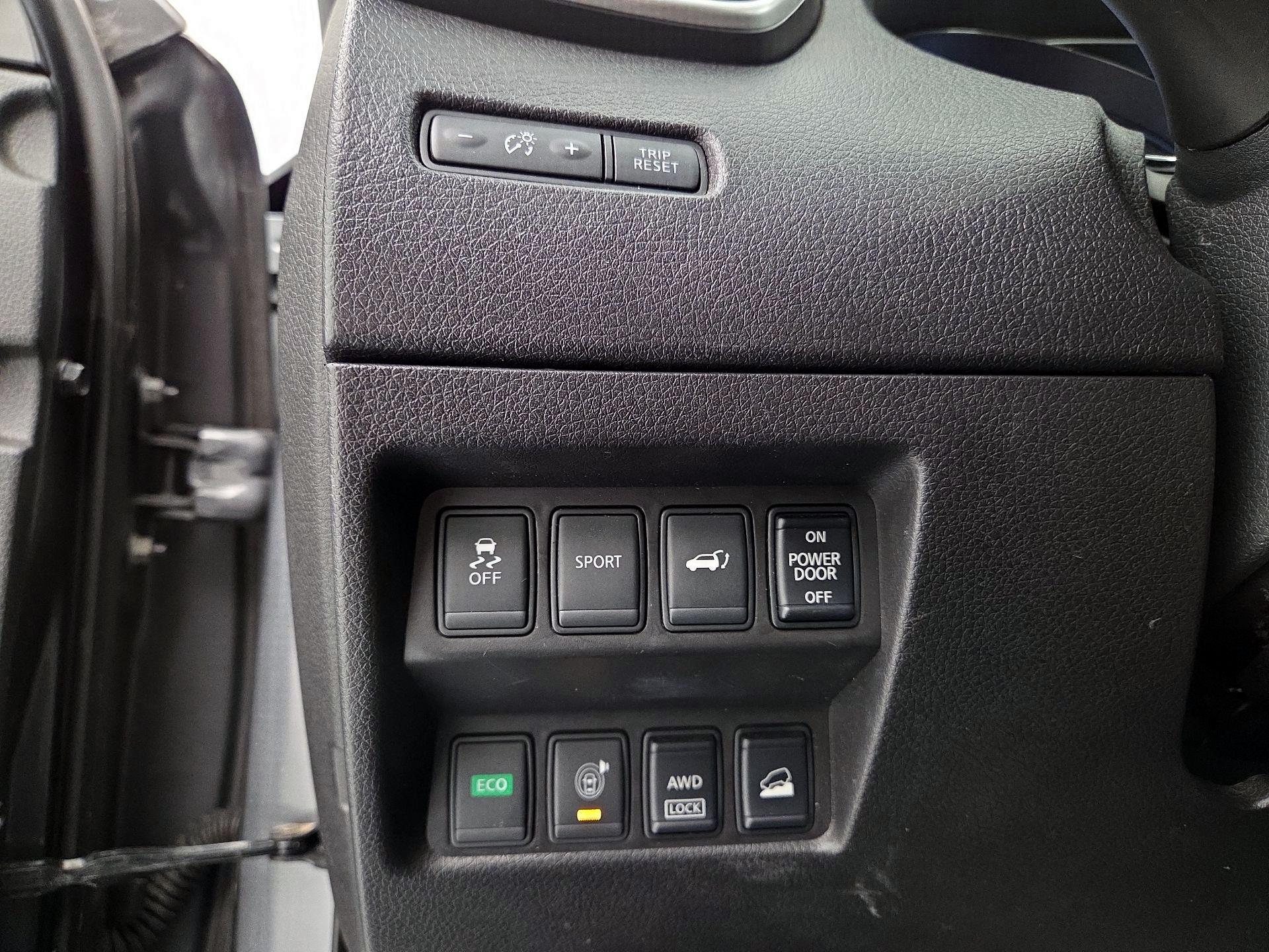 Thumbnail: 2015 Nissan Rogue - 13