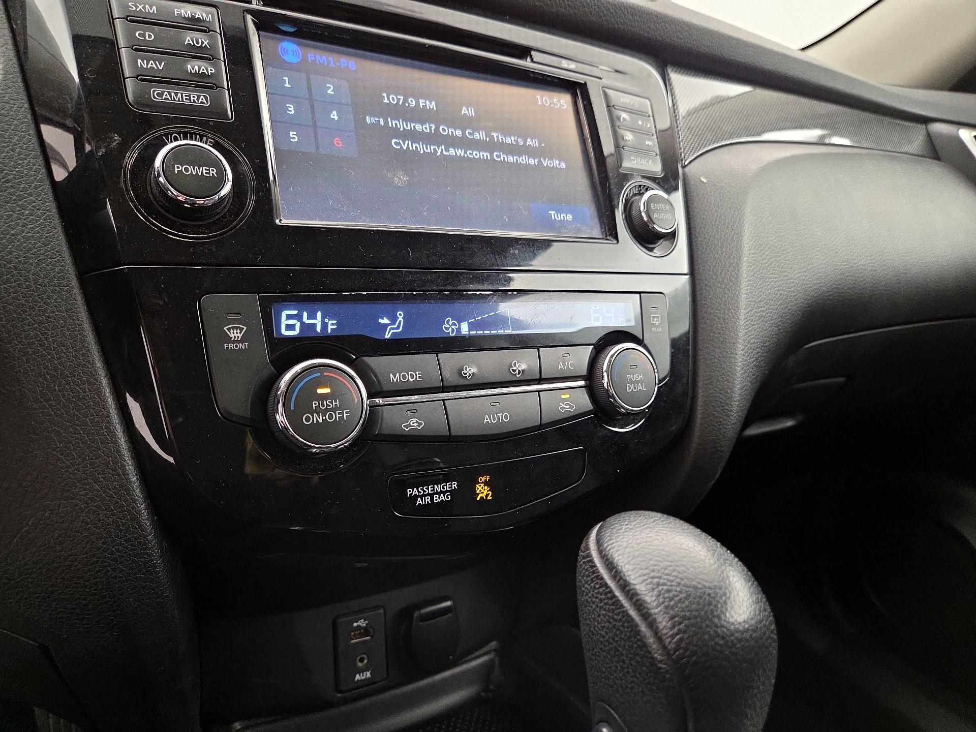 Thumbnail: 2015 Nissan Rogue - 16