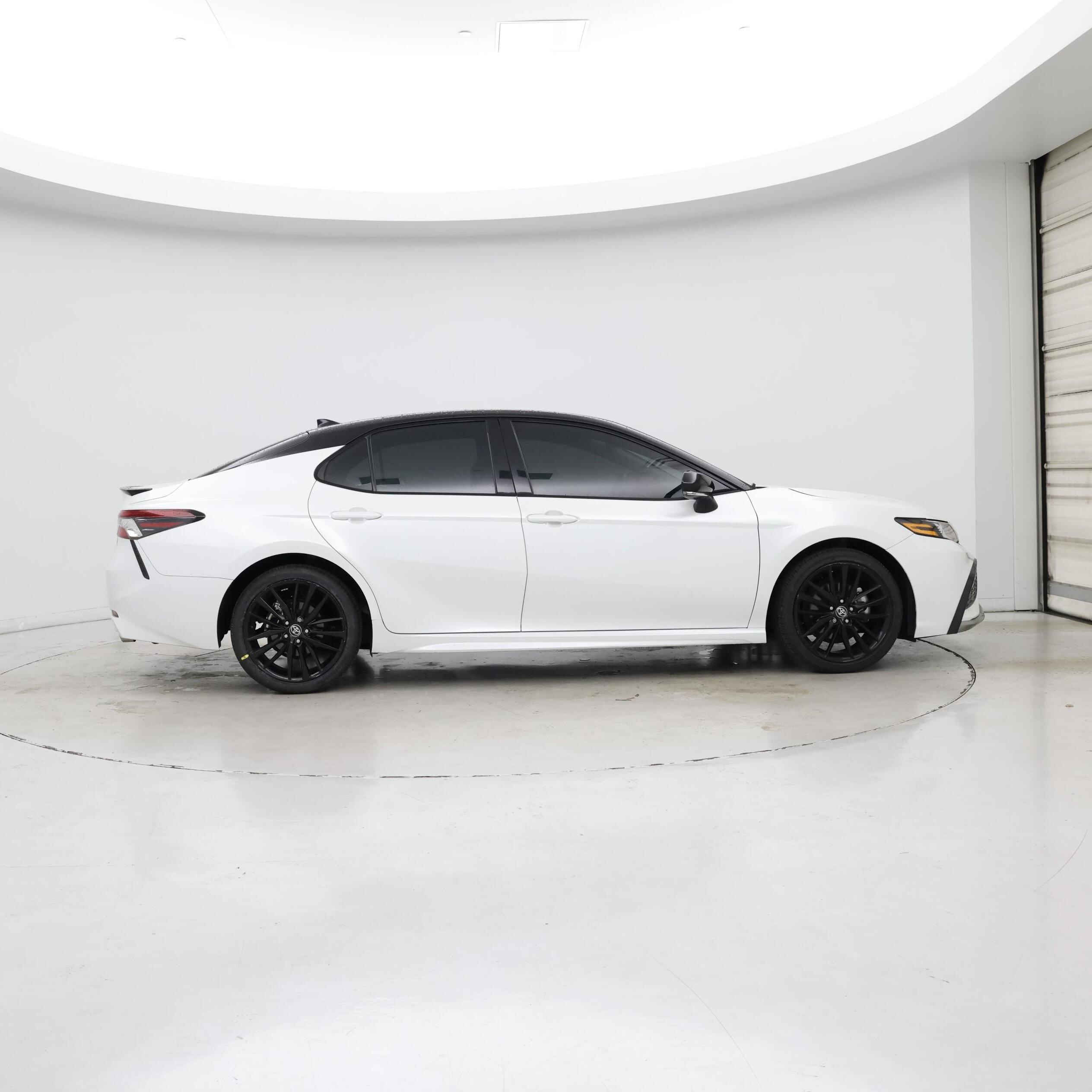 Thumbnail: 2023 Toyota Camry - 7