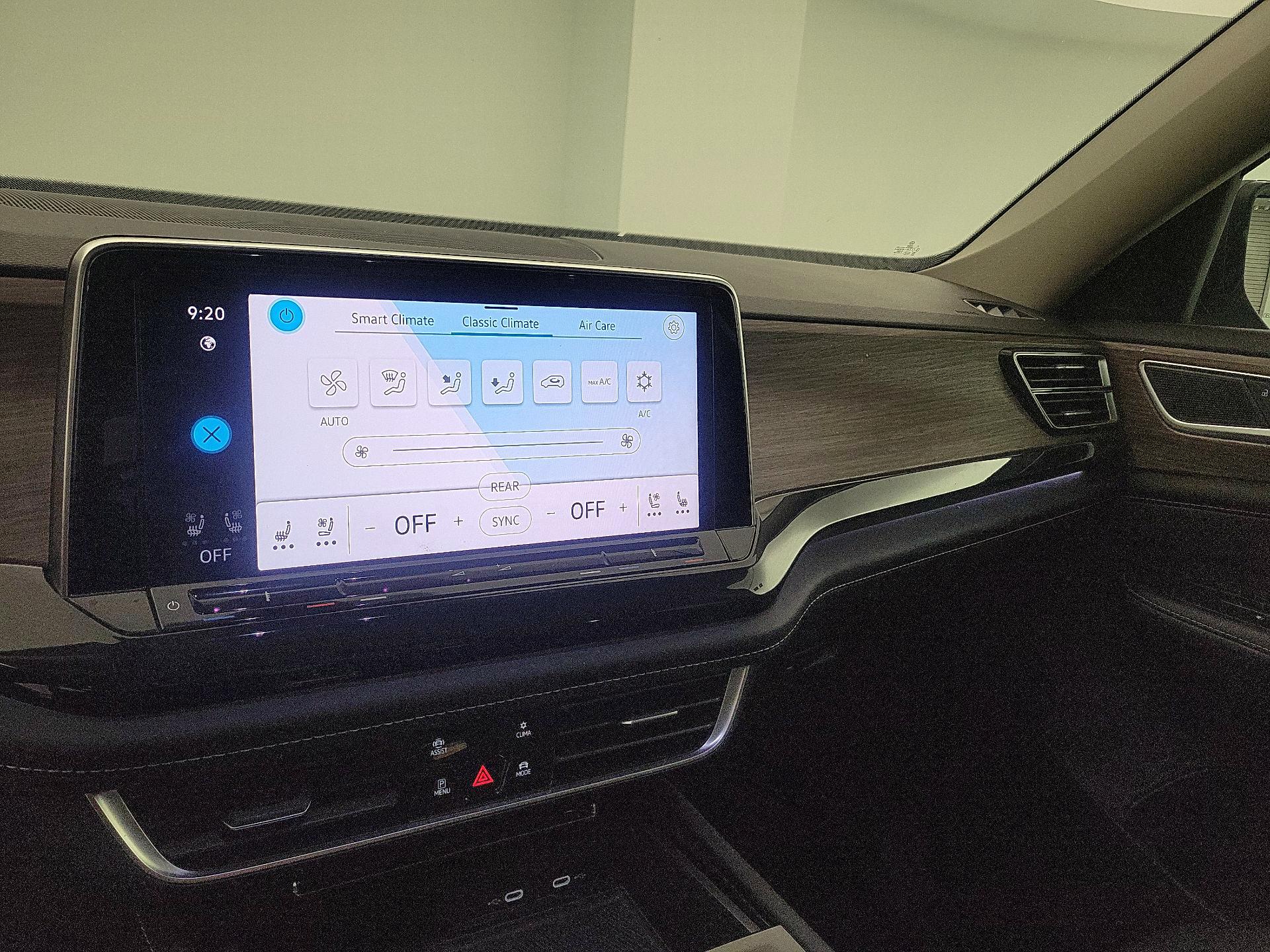 Thumbnail: 2024 Volkswagen Atlas - 17