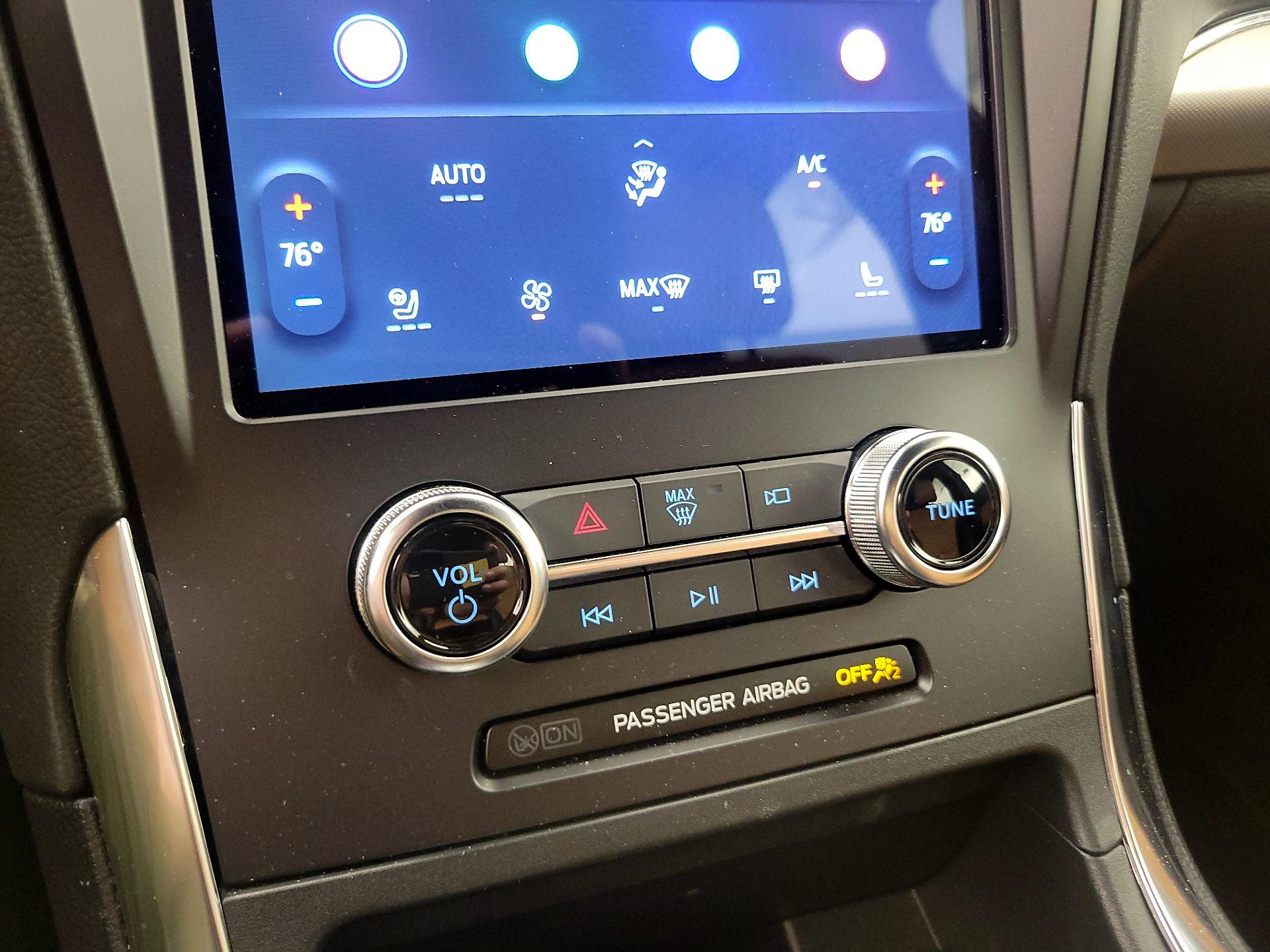 Thumbnail: 2024 Ford Edge - 16