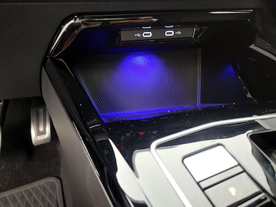 USB/AUX Ports
