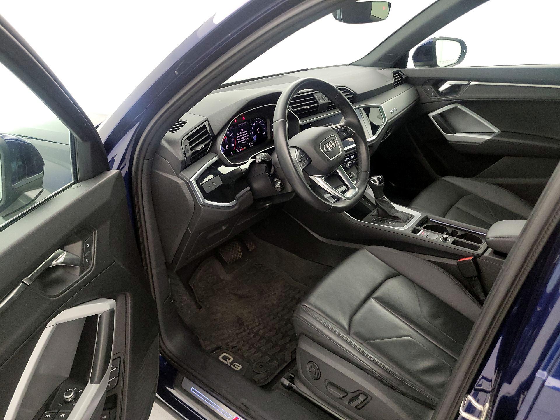 Thumbnail: 2023 Audi Q3 - 11