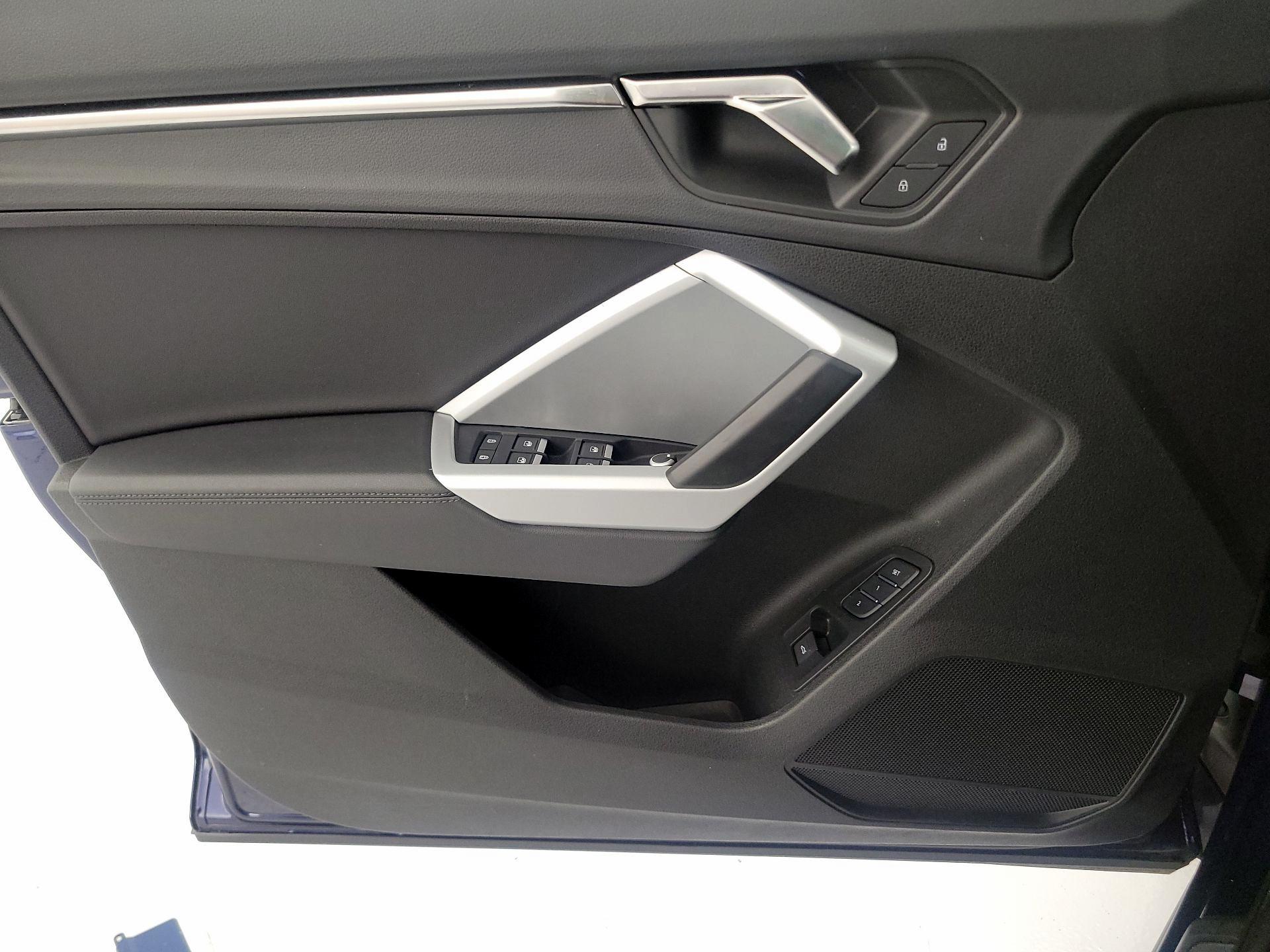 Thumbnail: 2023 Audi Q3 - 12