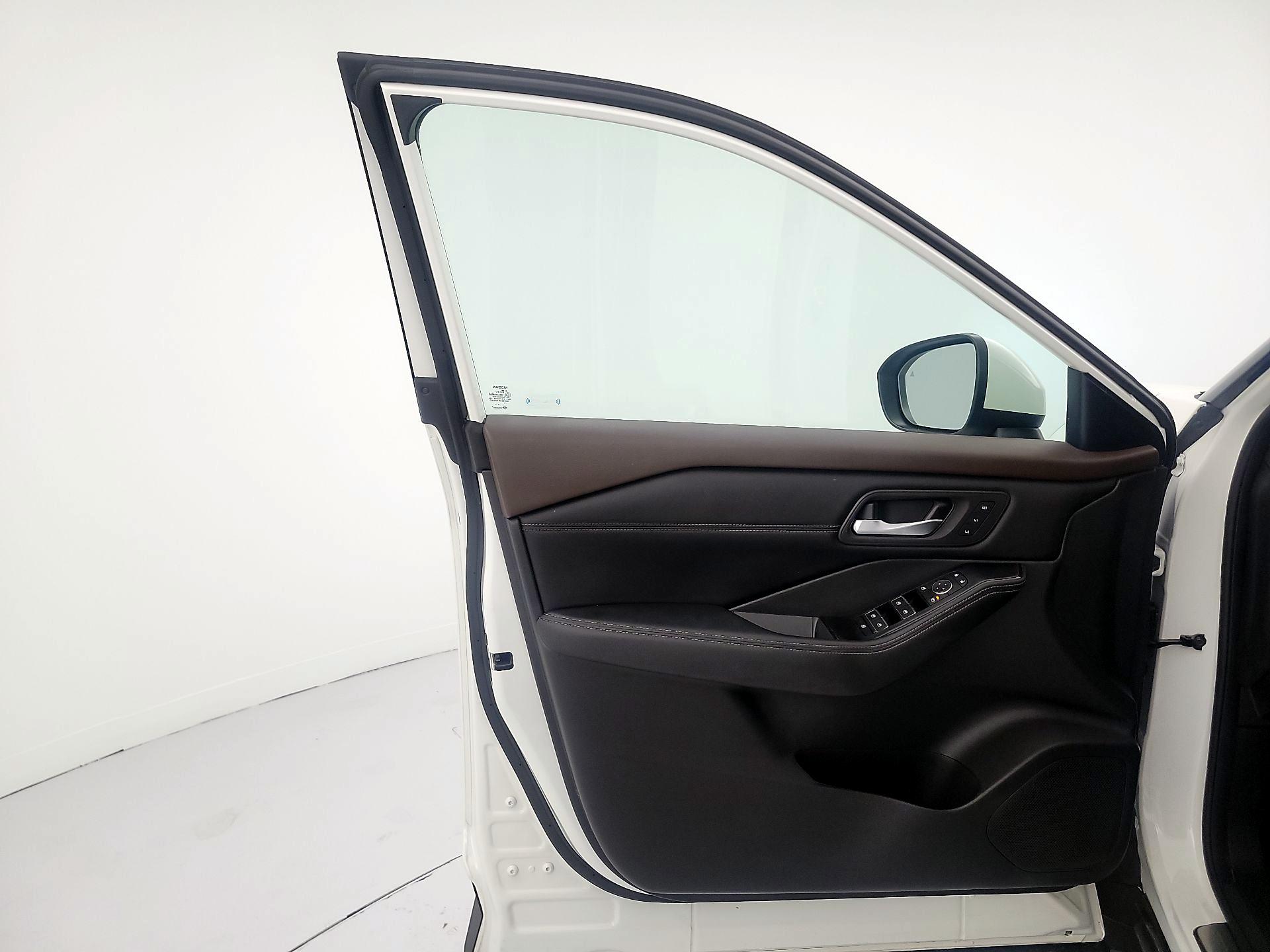 Thumbnail: 2023 Nissan Rogue - 12