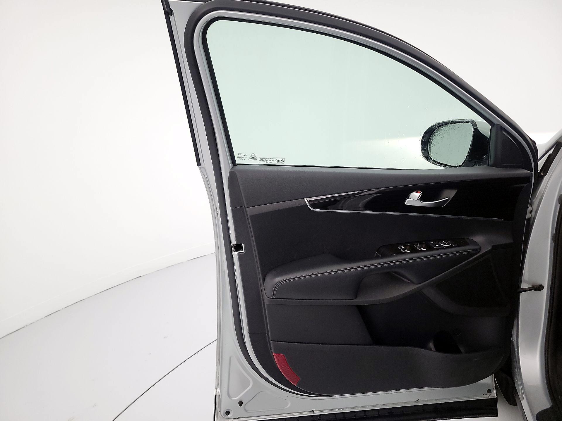 Thumbnail: 2020 Kia Sorento - 12