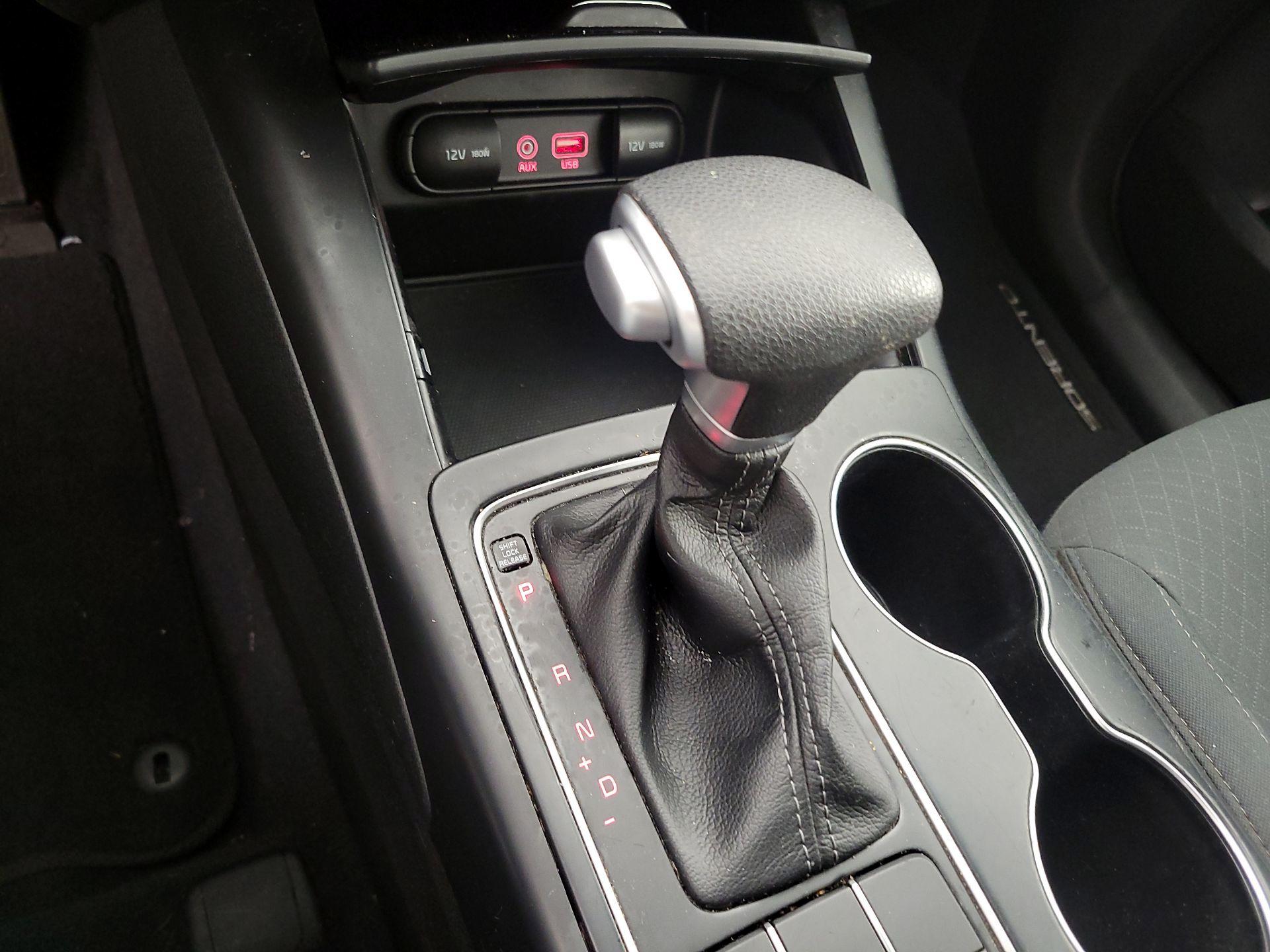 Thumbnail: 2020 Kia Sorento - 17