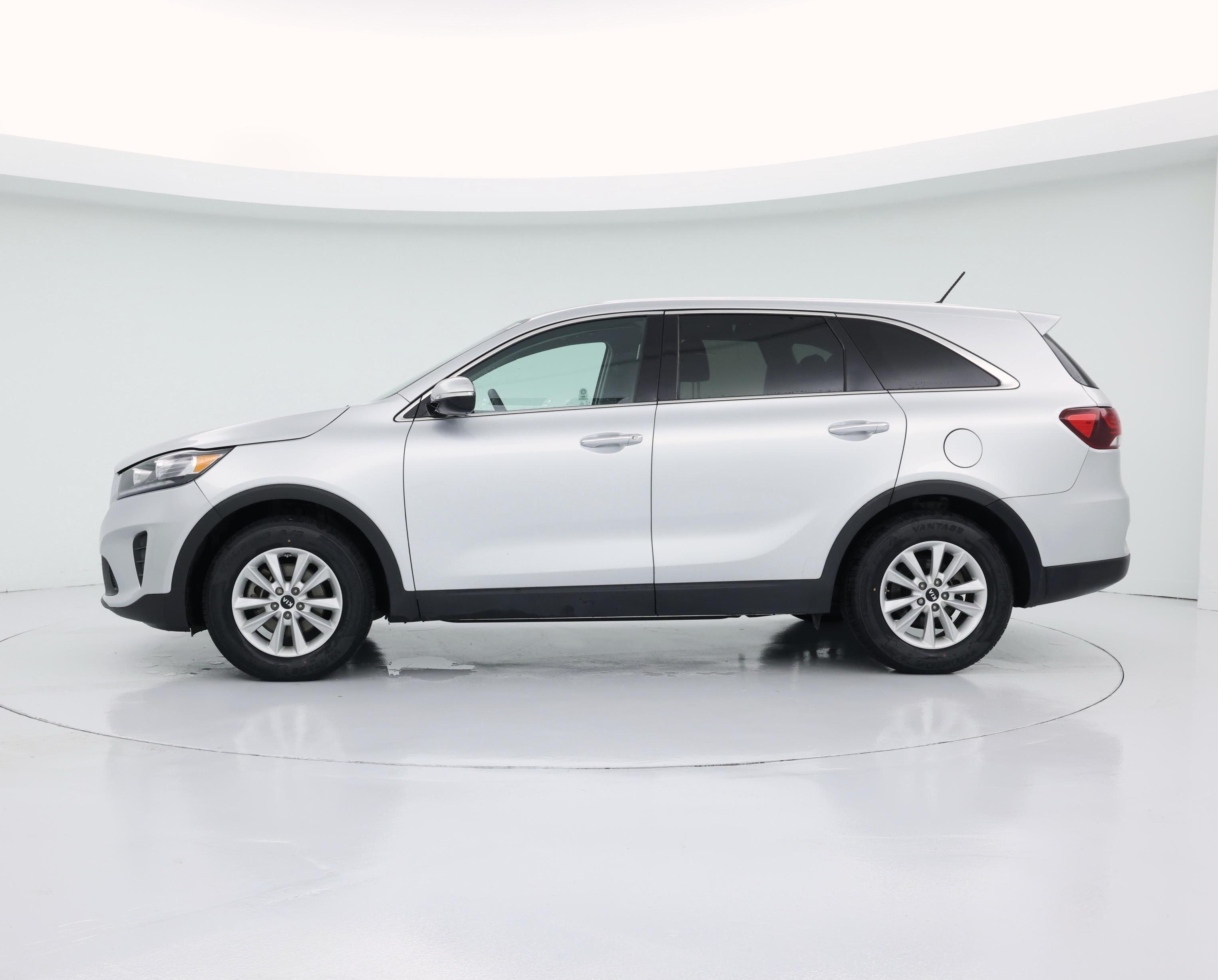 Thumbnail: 2020 Kia Sorento - 3