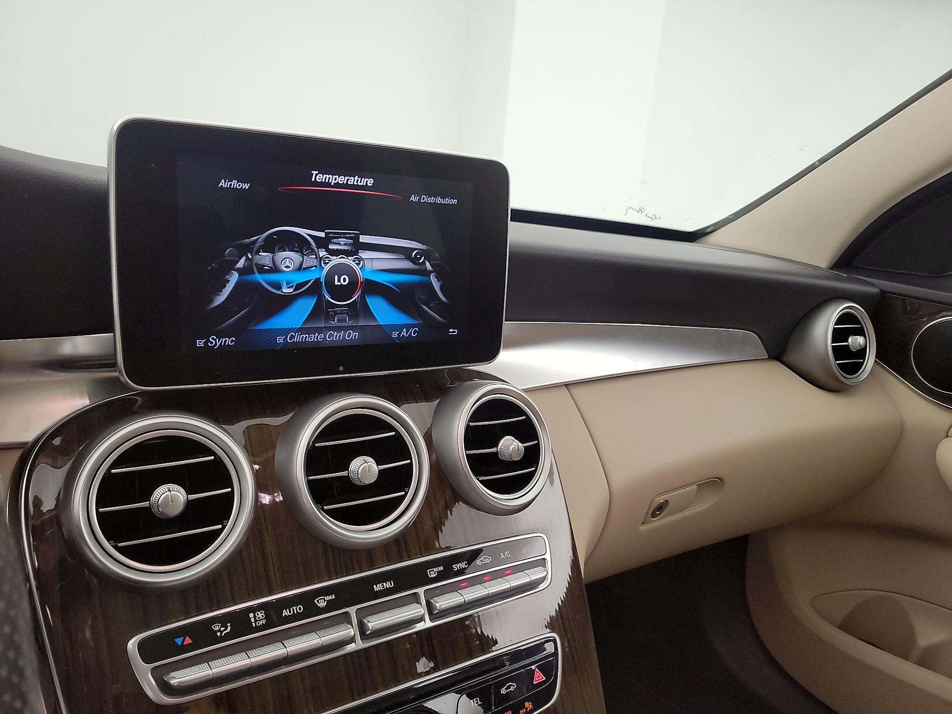 Thumbnail: 2016 Mercedes-Benz C-Class - 17