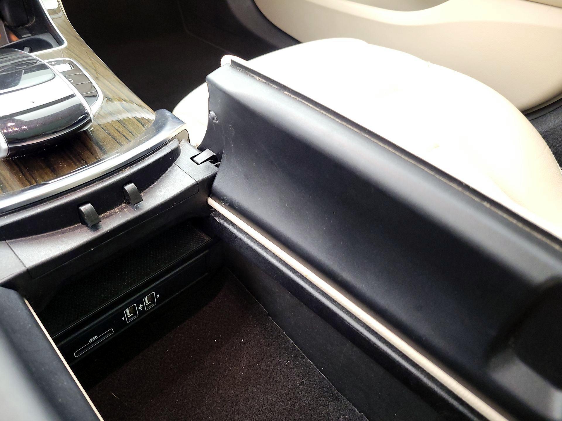 Thumbnail: 2016 Mercedes-Benz C-Class - 19