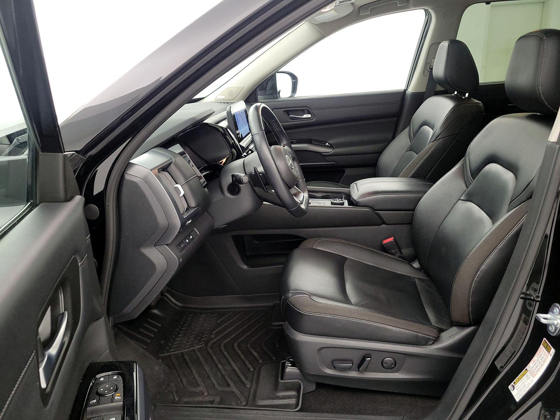 Thumbnail: 2023 Nissan Pathfinder - 11