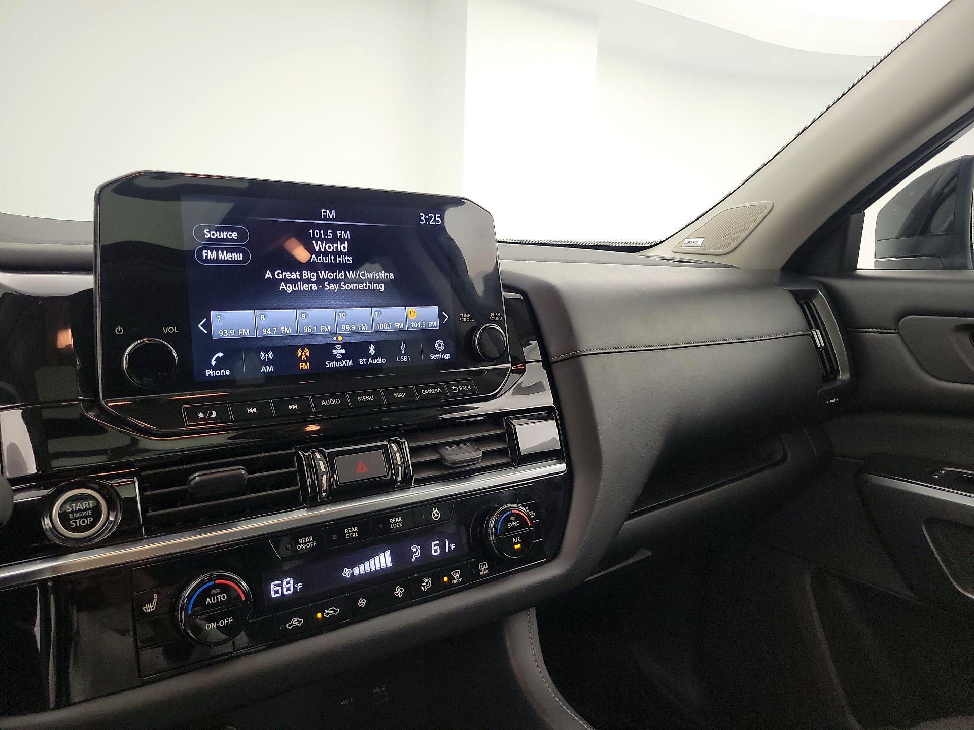 Thumbnail: 2023 Nissan Pathfinder - 16