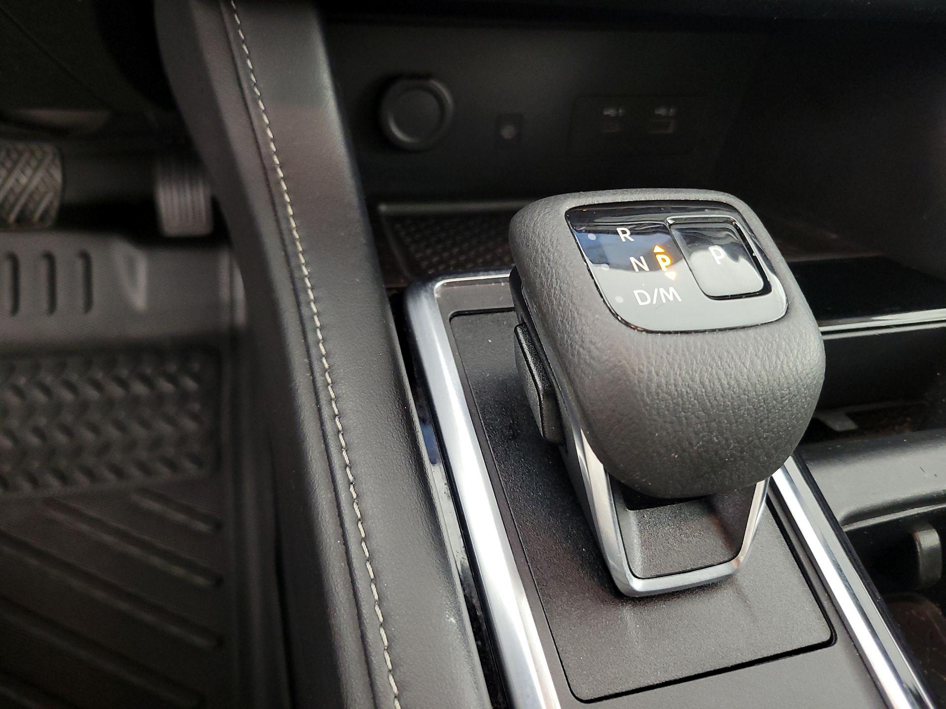 Thumbnail: 2023 Nissan Pathfinder - 18