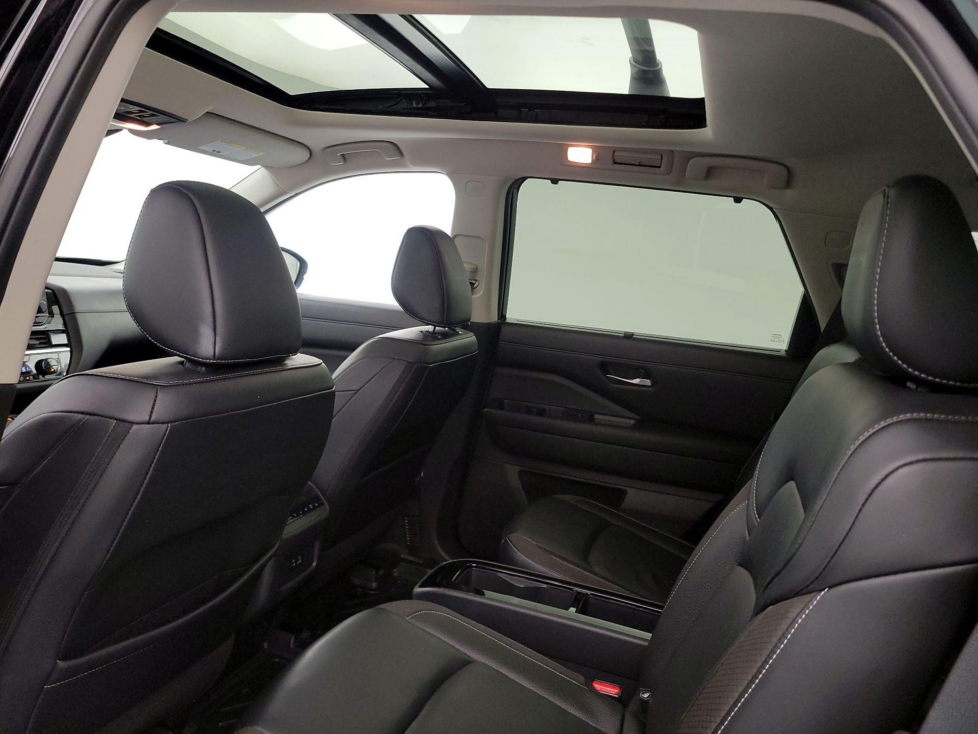 Thumbnail: 2023 Nissan Pathfinder - 20