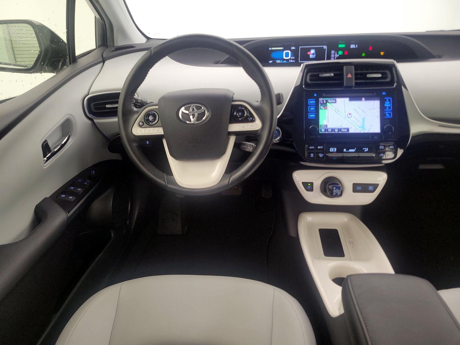 Thumbnail: 2016 Toyota Prius - 10