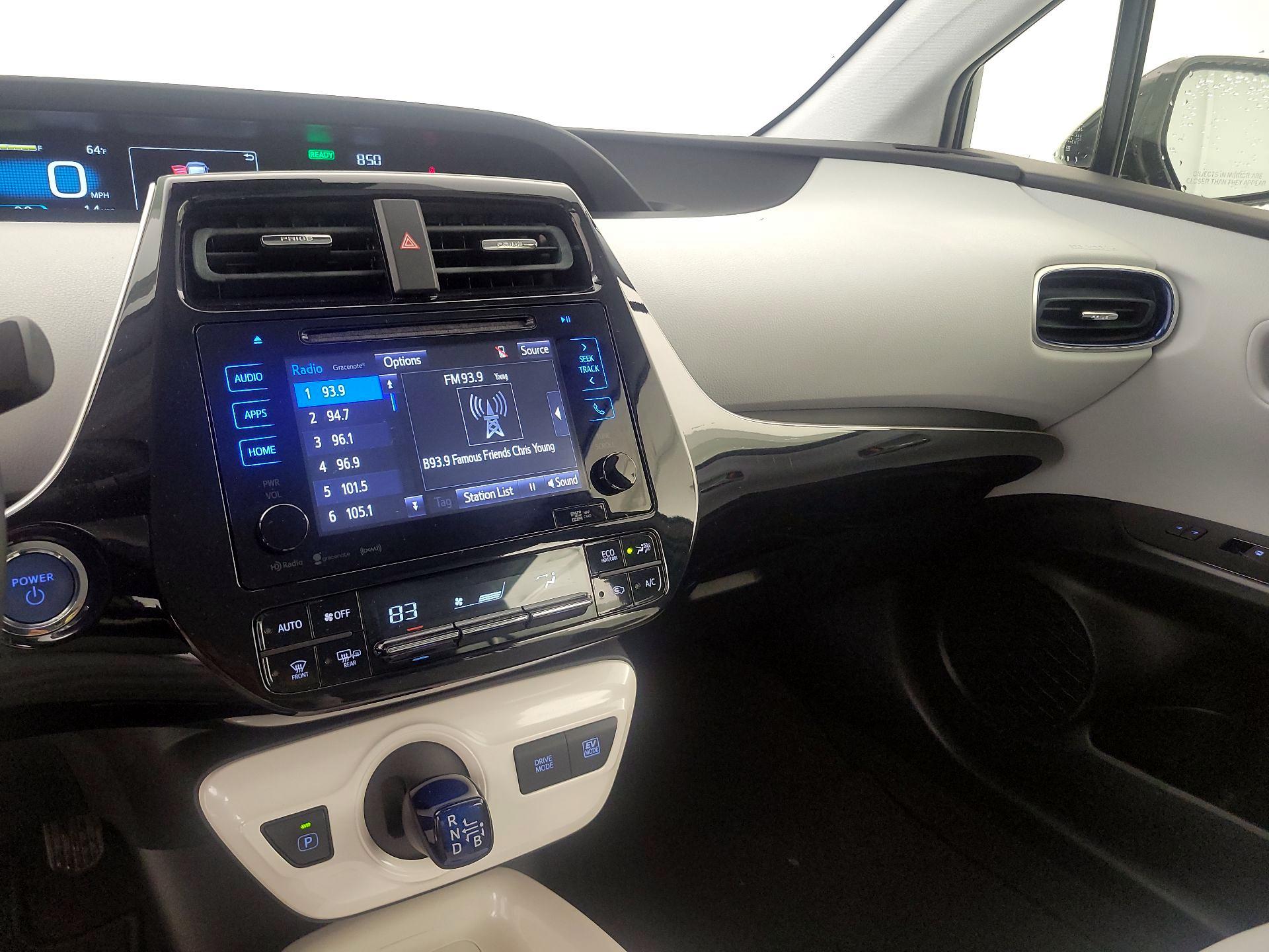 Thumbnail: 2016 Toyota Prius - 16