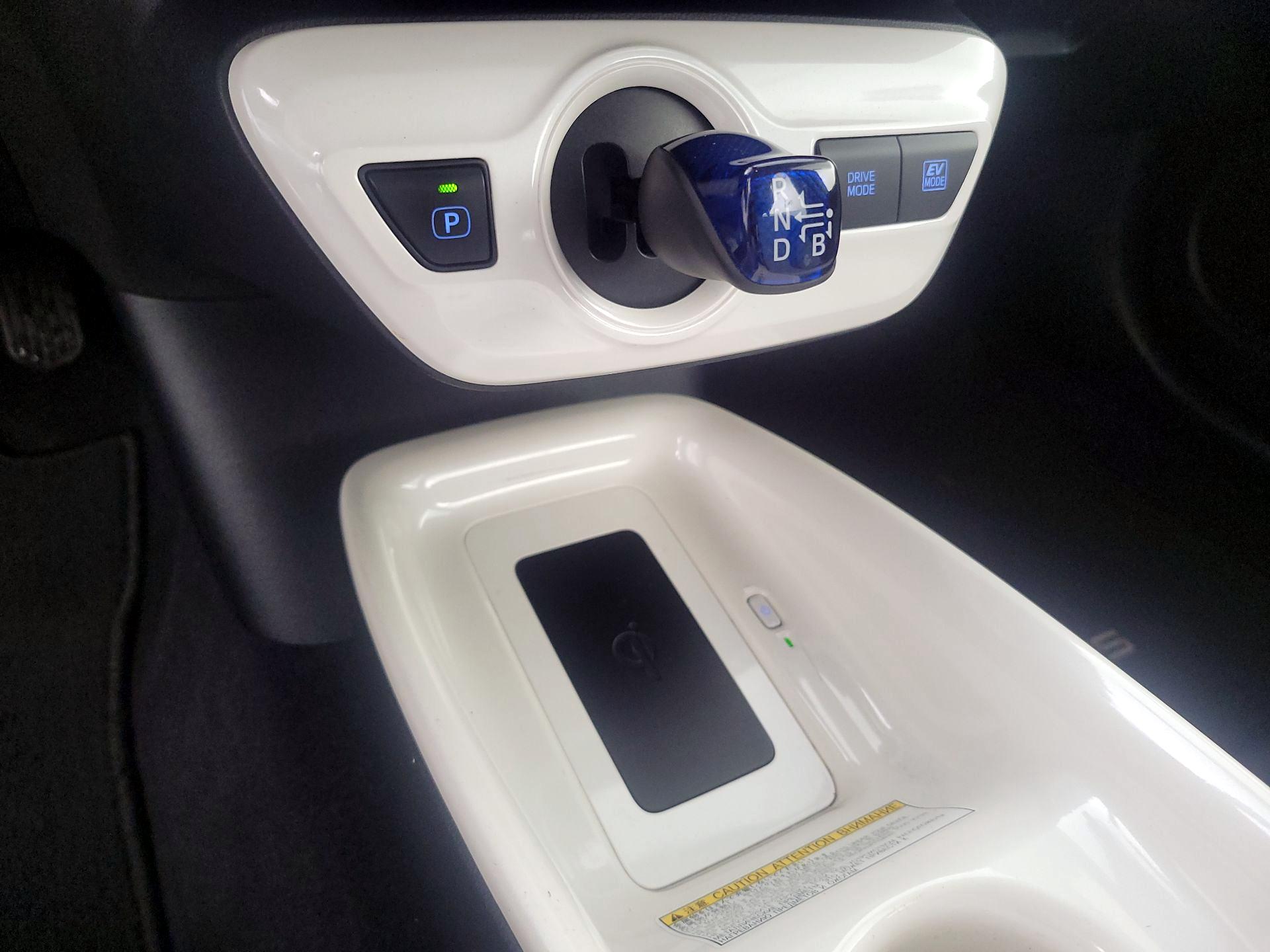 Thumbnail: 2016 Toyota Prius - 18