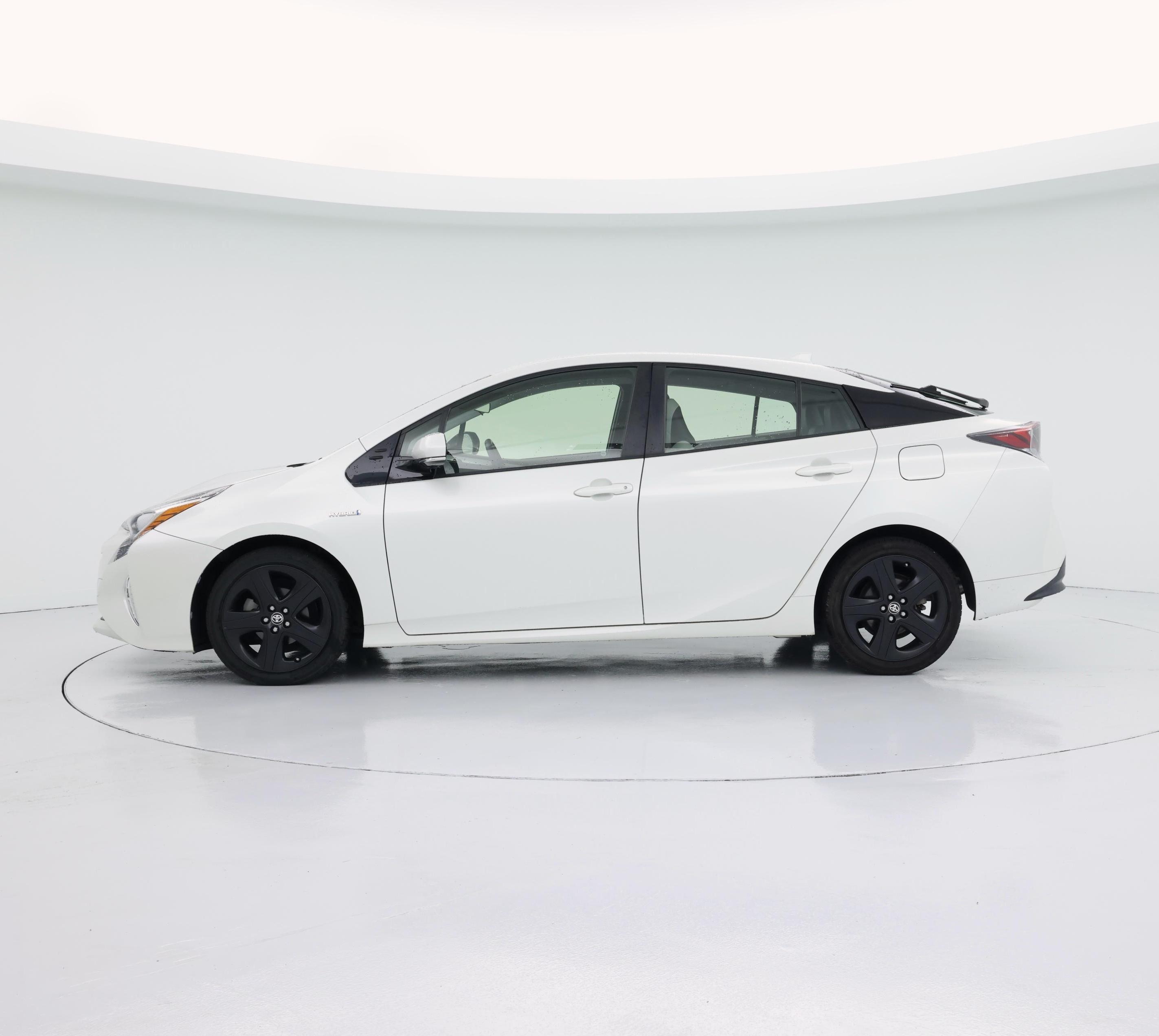 Thumbnail: 2016 Toyota Prius - 3