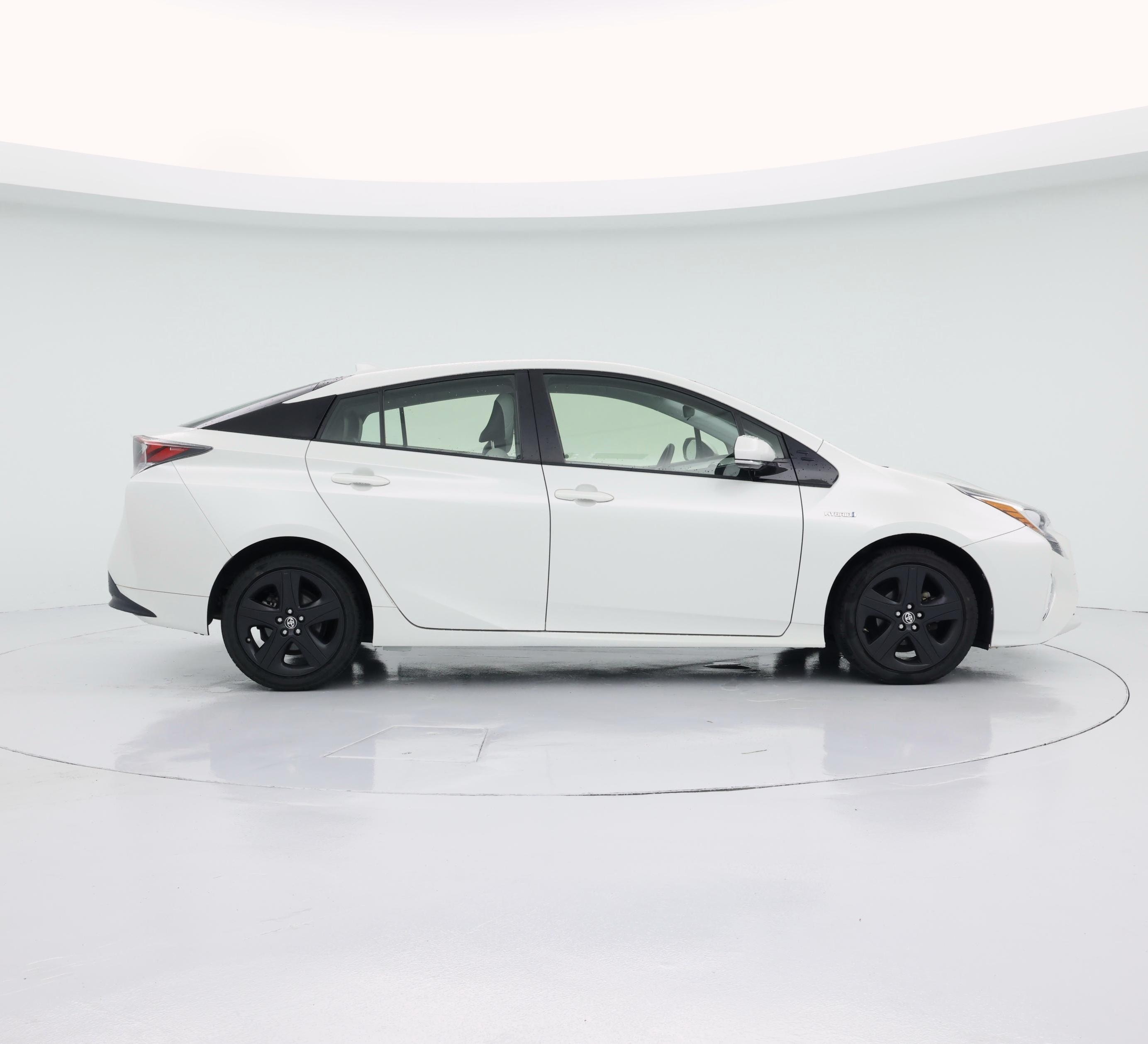 Thumbnail: 2016 Toyota Prius - 7