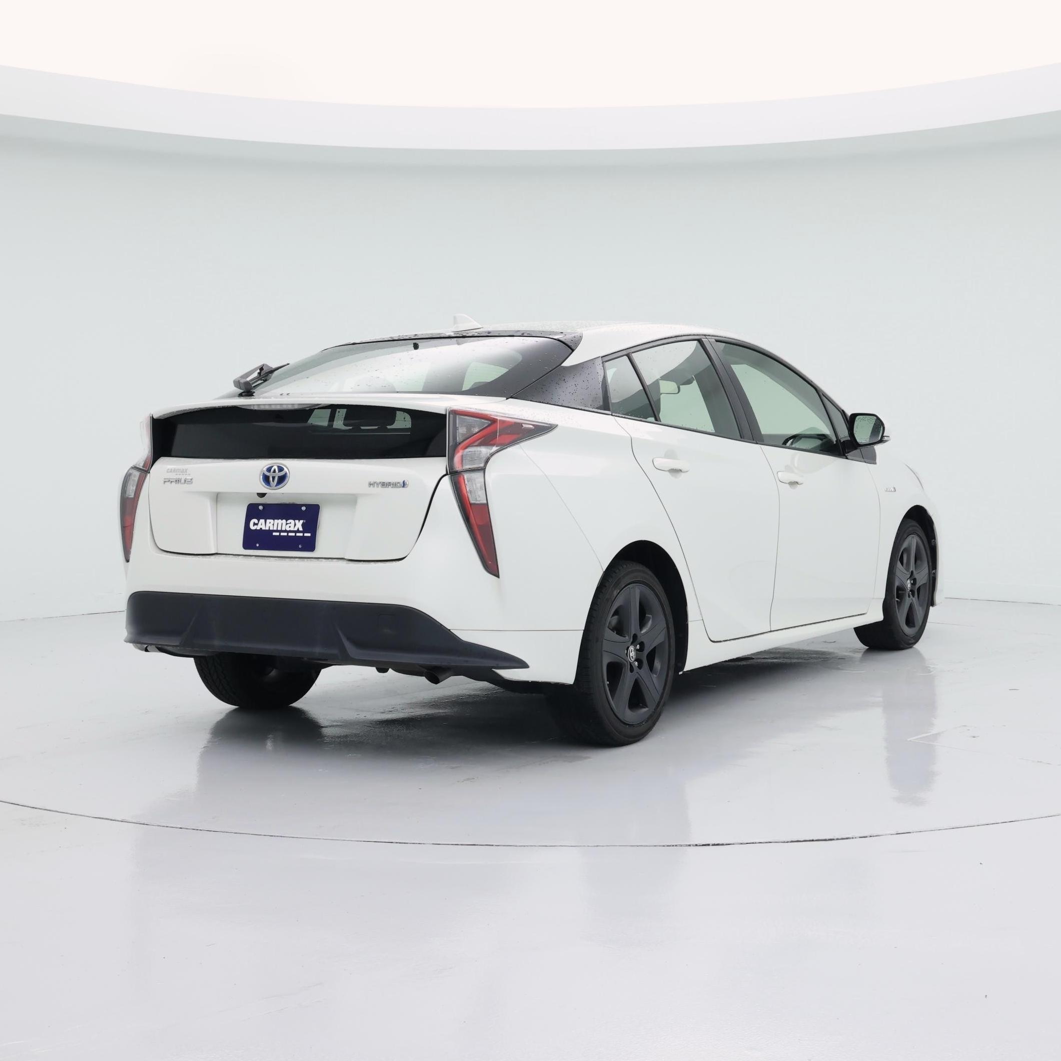Thumbnail: 2016 Toyota Prius - 8