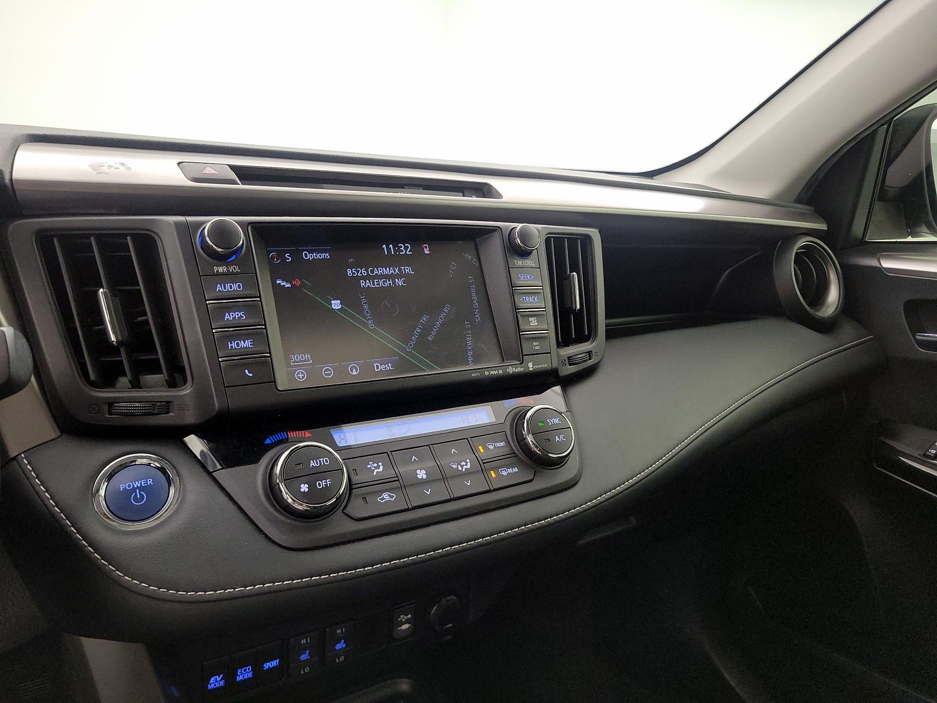 Thumbnail: 2016 Toyota RAV4 - 14