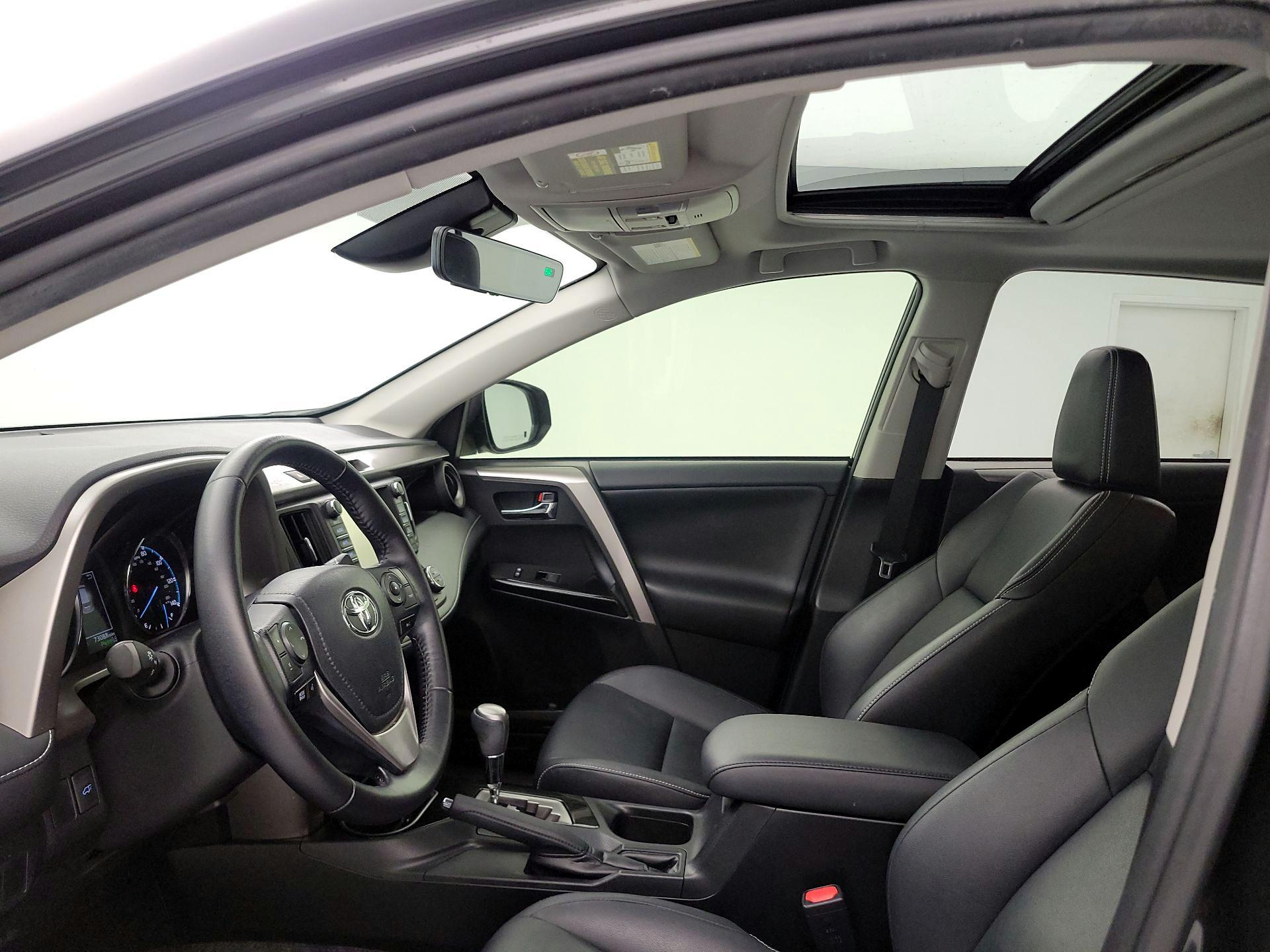 Thumbnail: 2016 Toyota RAV4 - 20