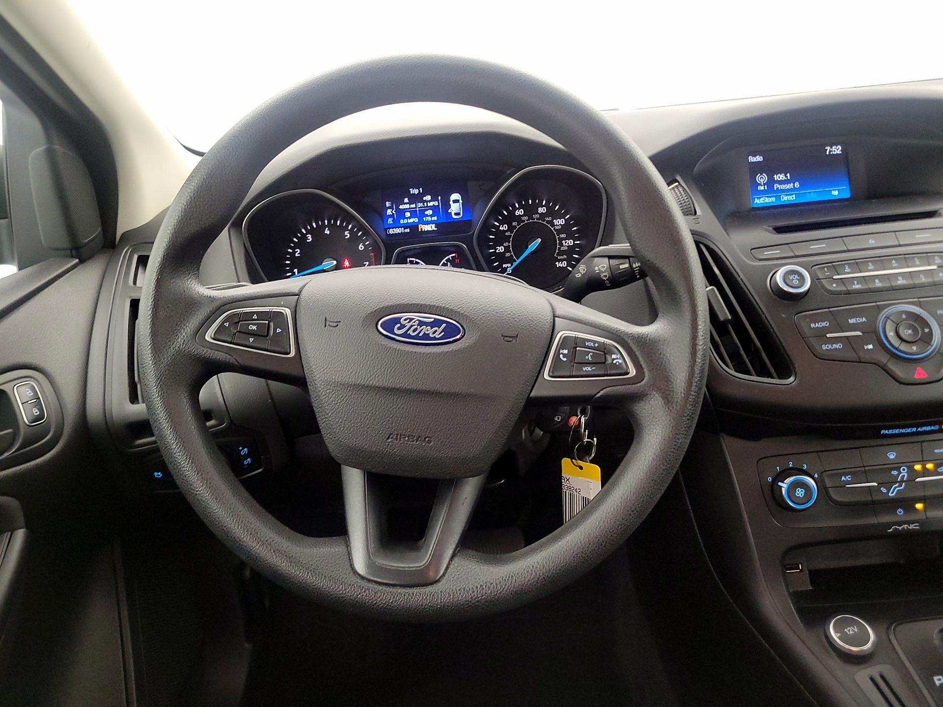 Thumbnail: 2015 Ford Focus - 10