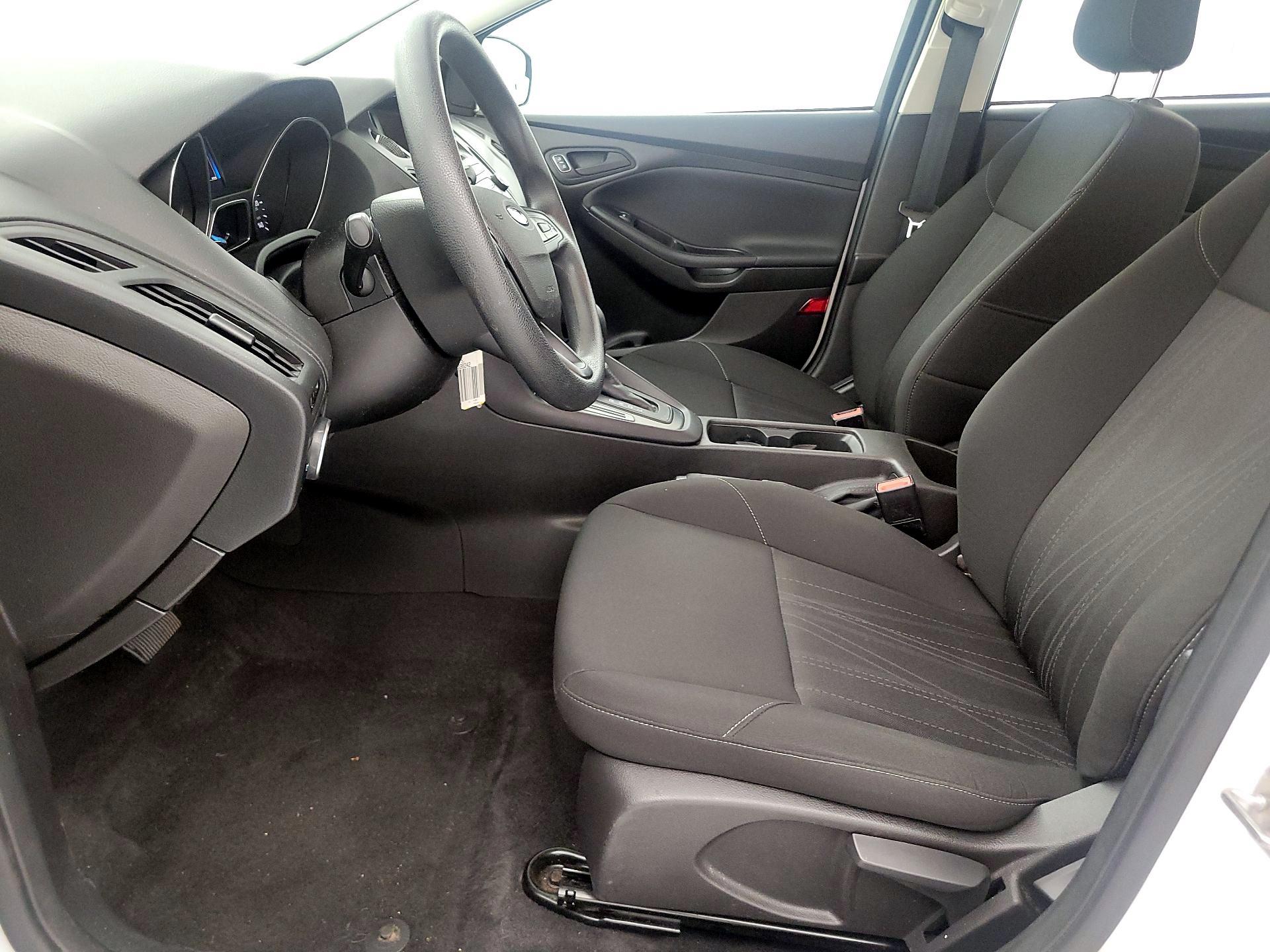 Thumbnail: 2015 Ford Focus - 11