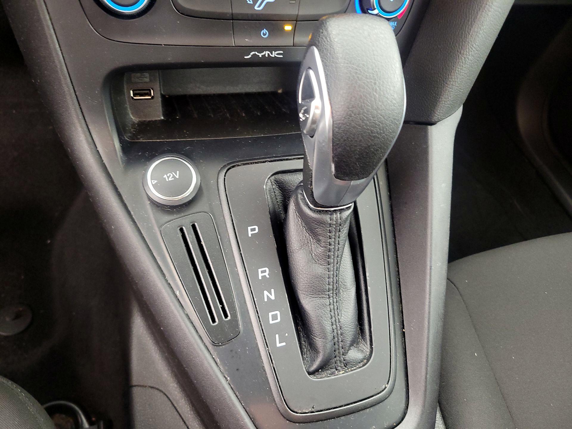 Thumbnail: 2015 Ford Focus - 17