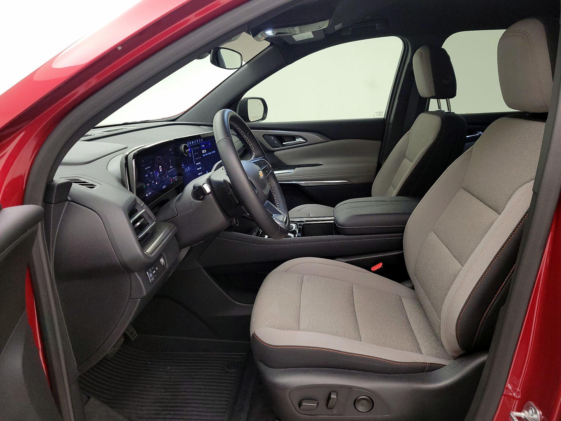 Thumbnail: 2025 Chevrolet Traverse - 11