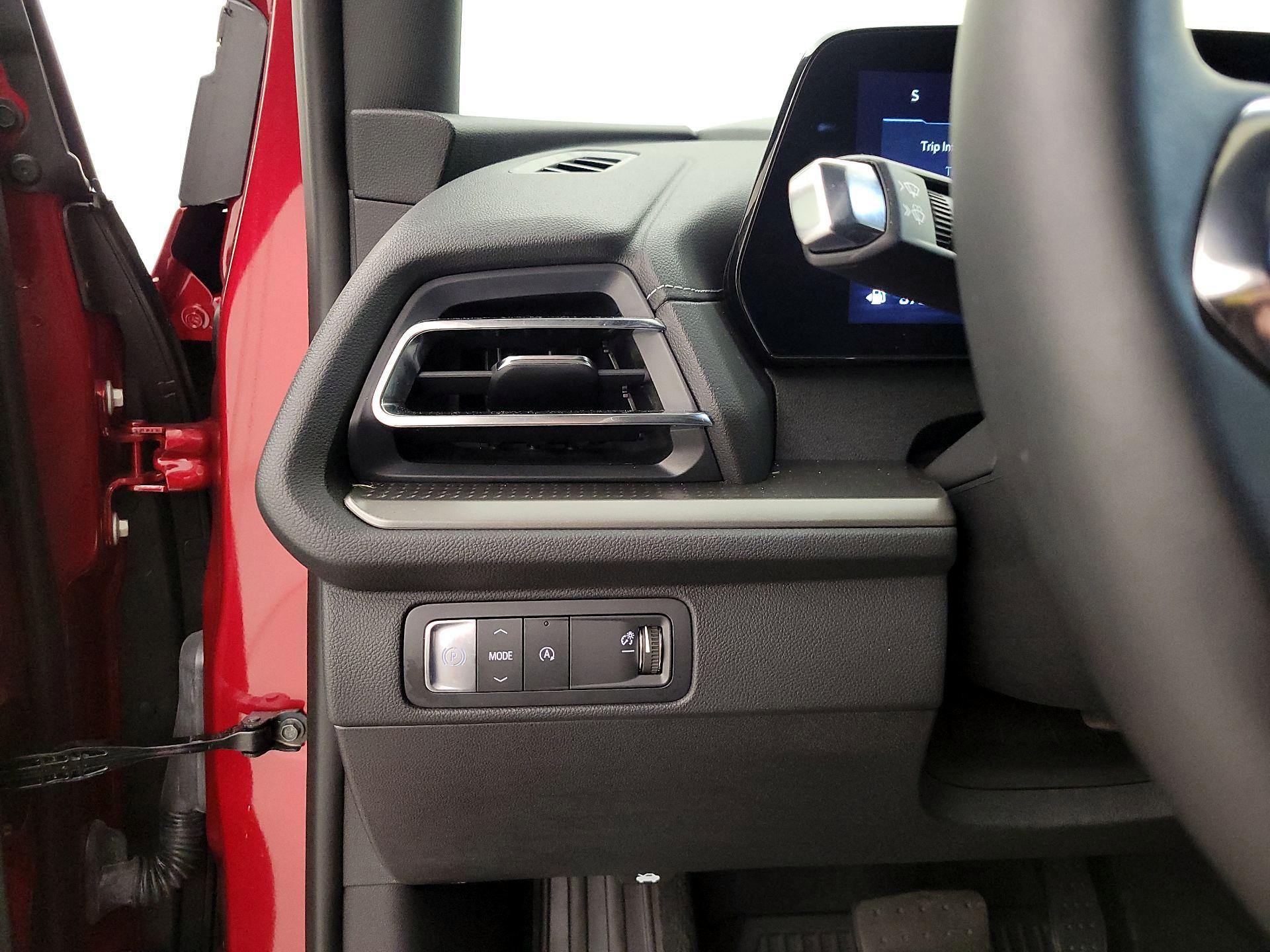 Thumbnail: 2025 Chevrolet Traverse - 13