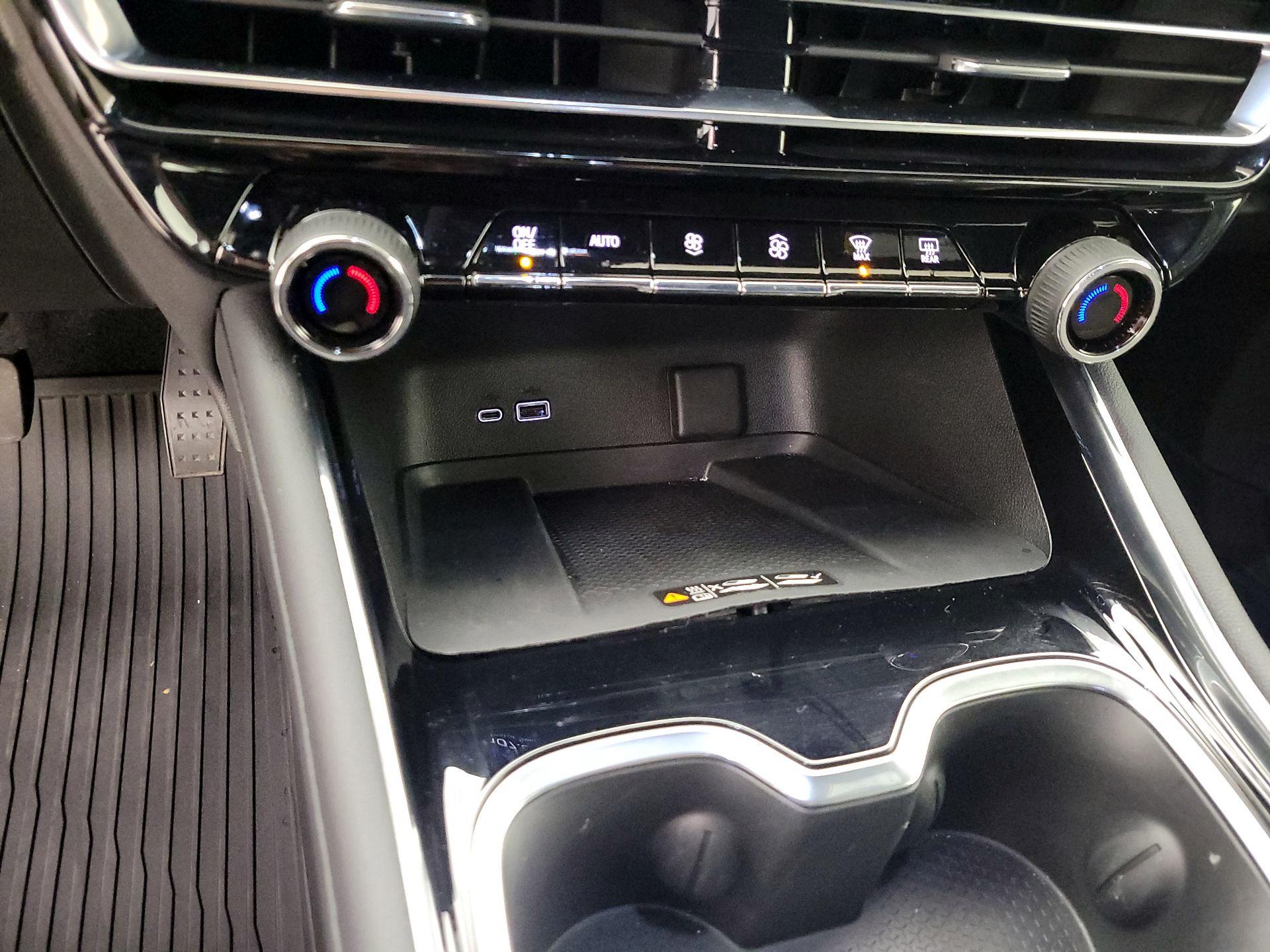 Thumbnail: 2025 Chevrolet Traverse - 18