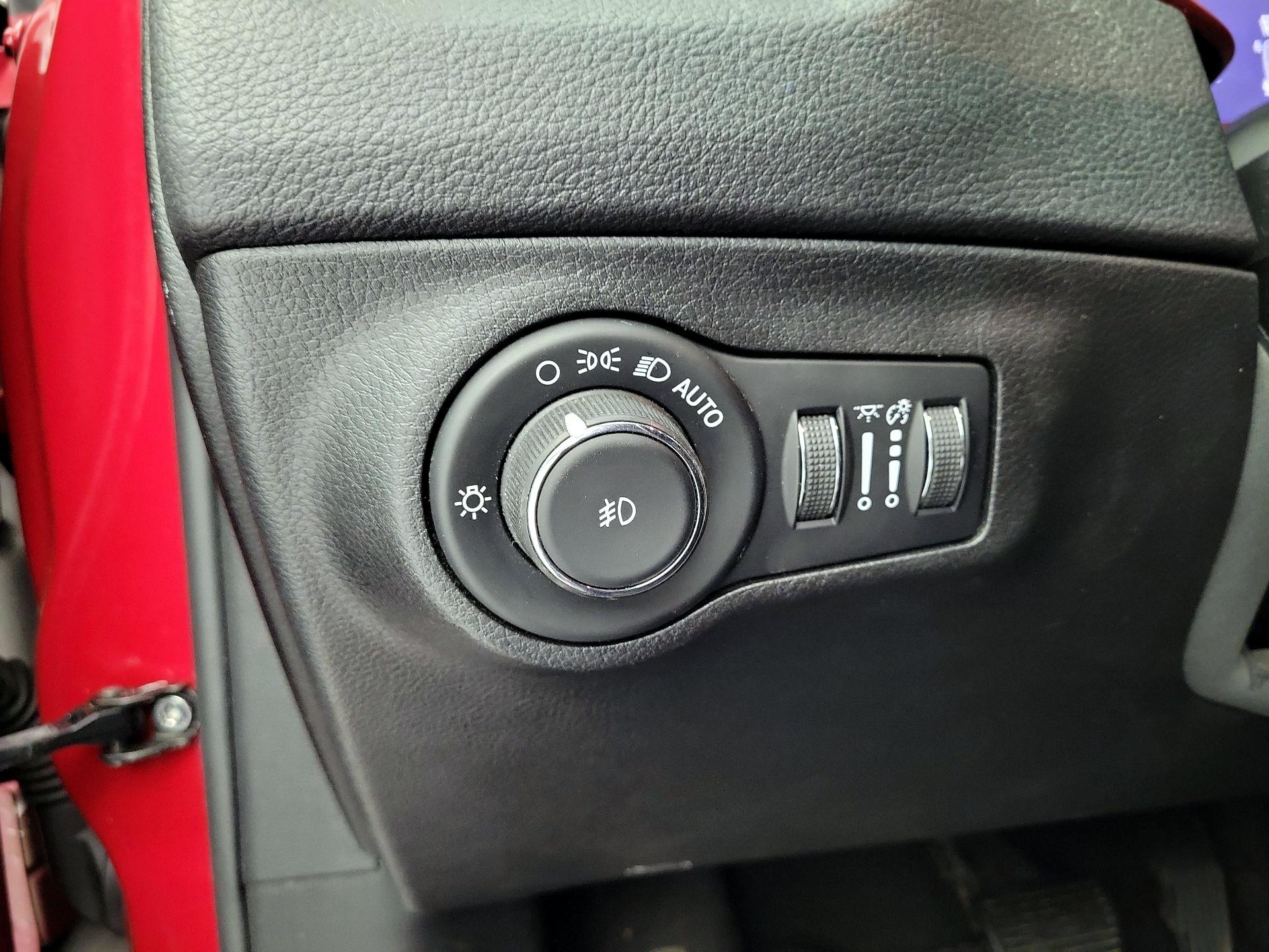 Thumbnail: 2020 Jeep Compass - 13