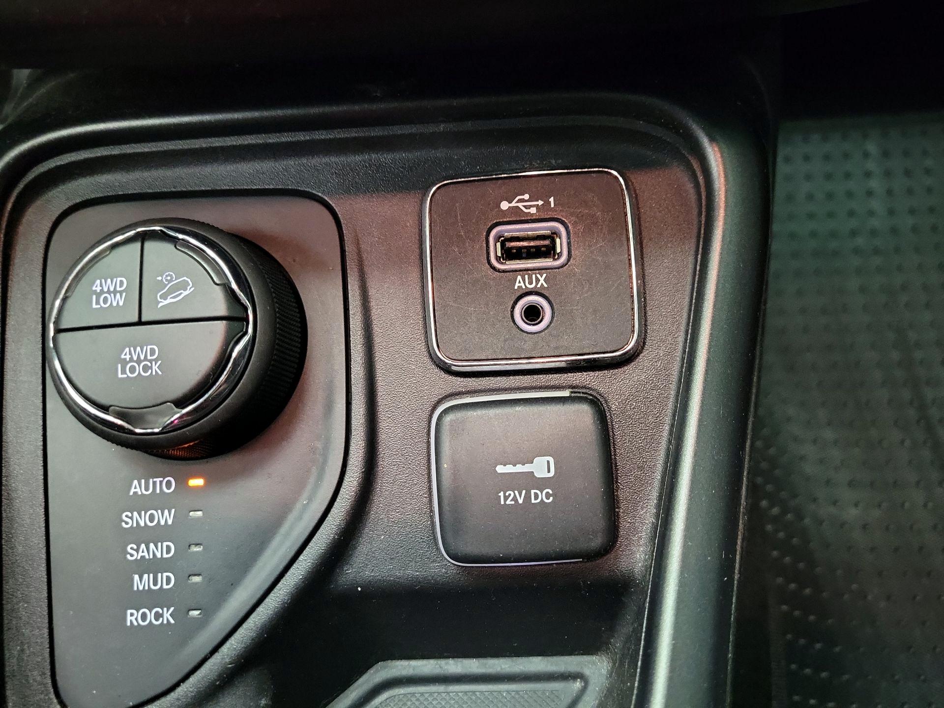 Thumbnail: 2020 Jeep Compass - 18