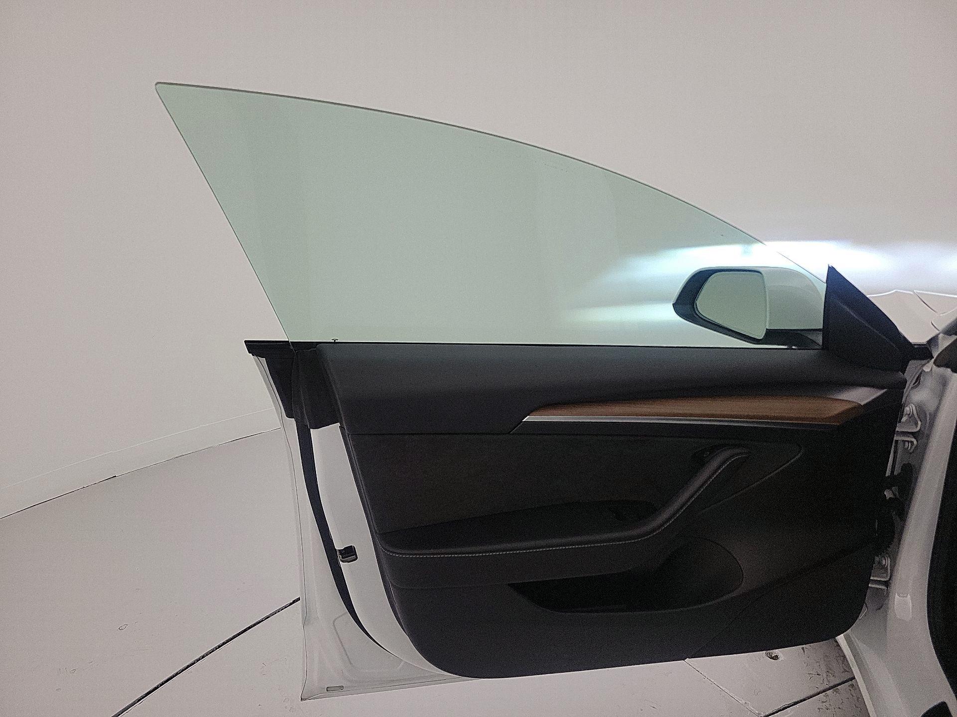 Thumbnail: 2023 Tesla Model 3 - 12