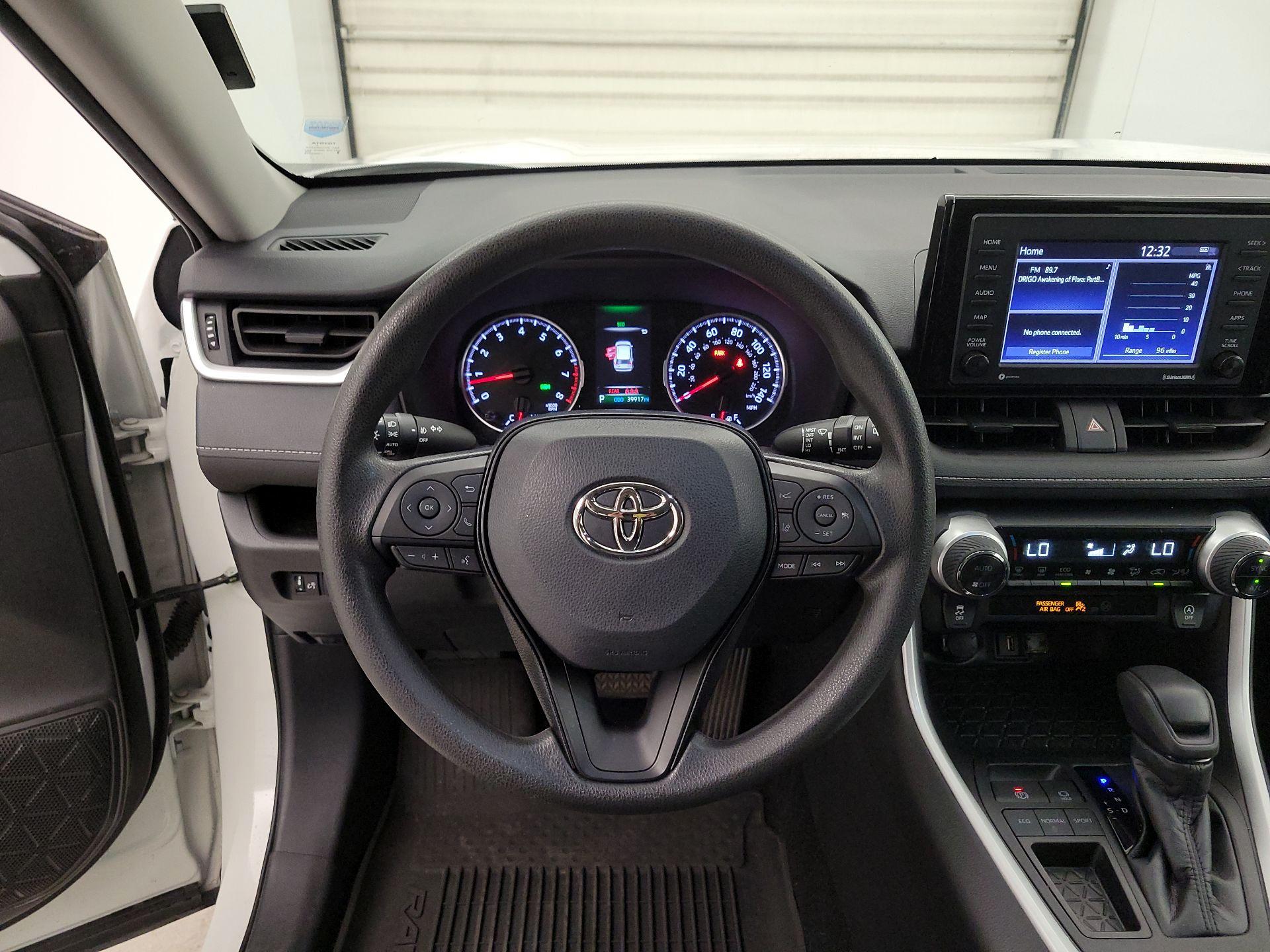 Thumbnail: 2021 Toyota RAV4 - 10