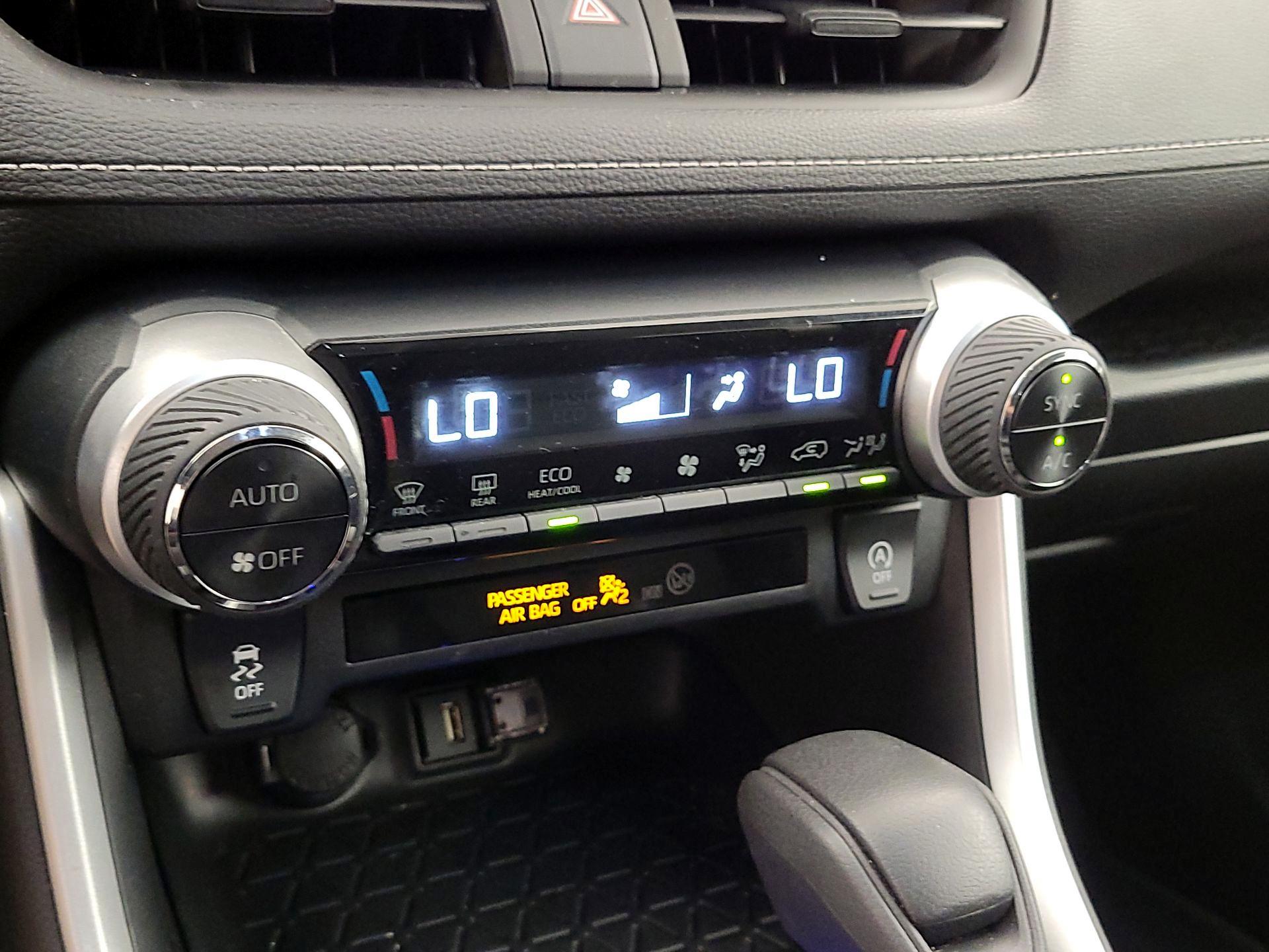 Thumbnail: 2021 Toyota RAV4 - 16