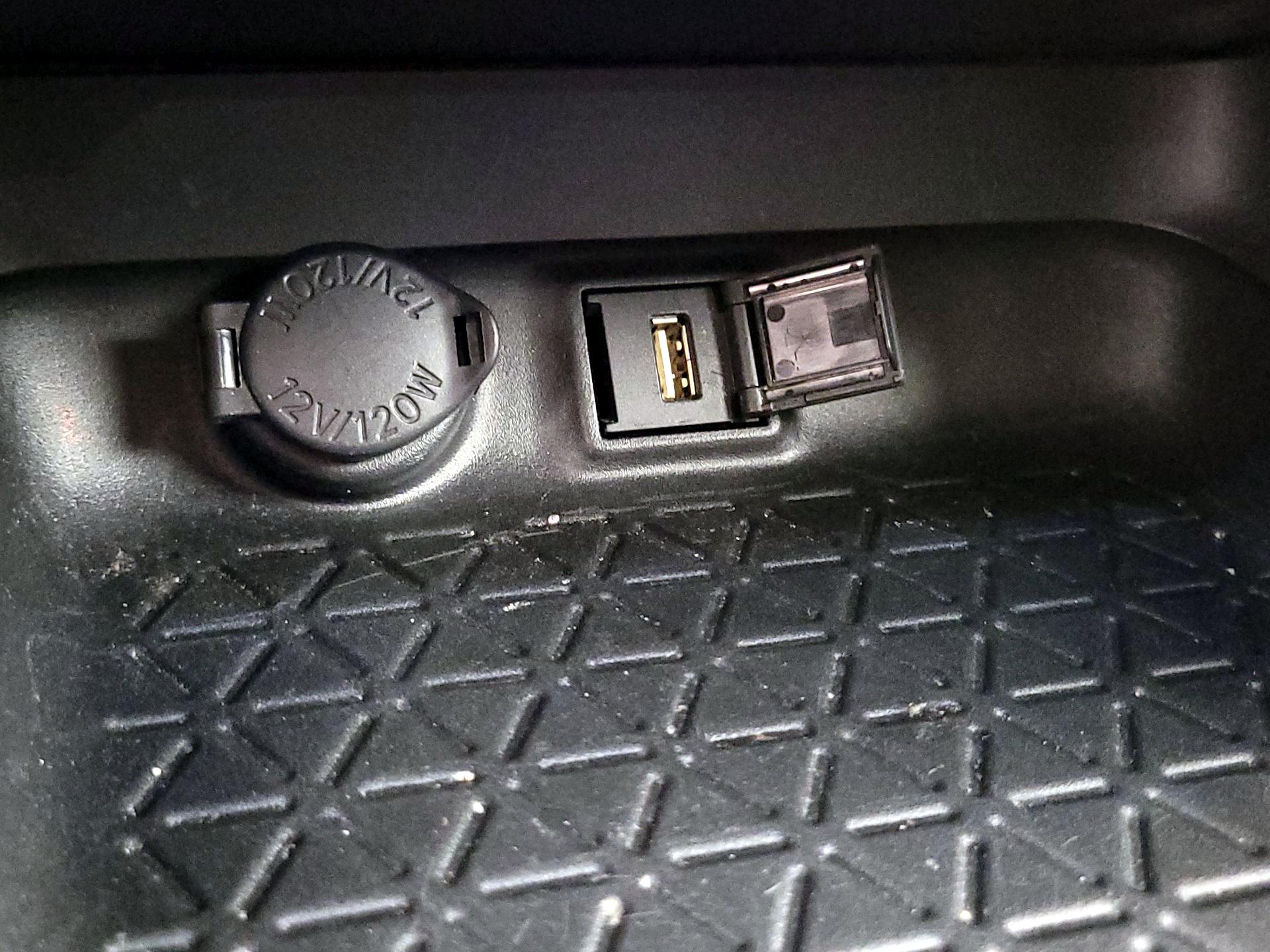 Thumbnail: 2021 Toyota RAV4 - 18