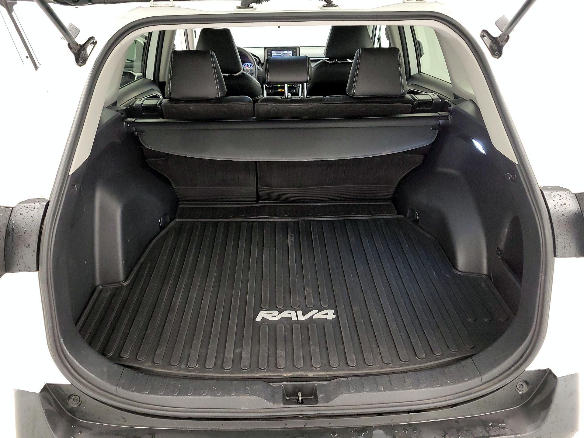 Thumbnail: 2021 Toyota RAV4 - 20